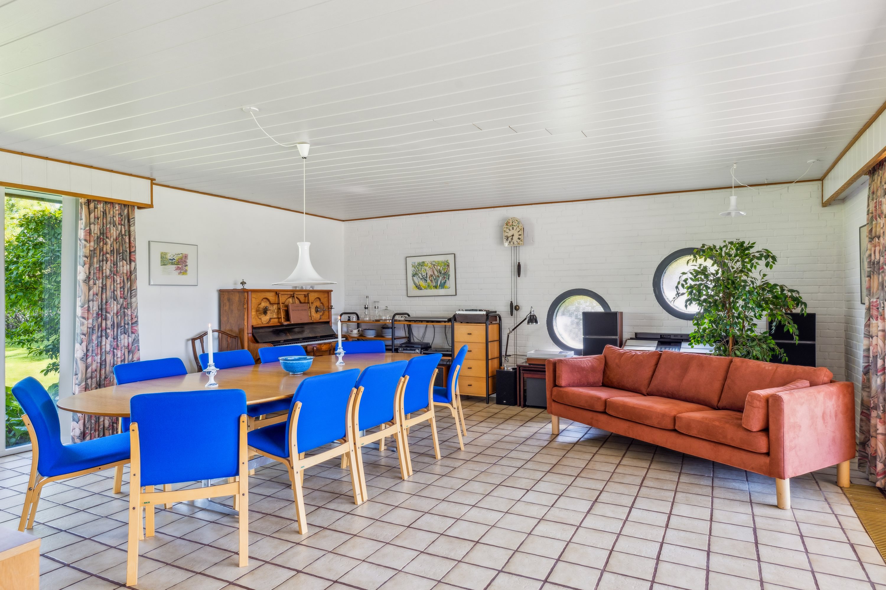 Fremhævet stue billede i fuldskærmstilstand. Billede af Brinken 27, 6300 Gråsten