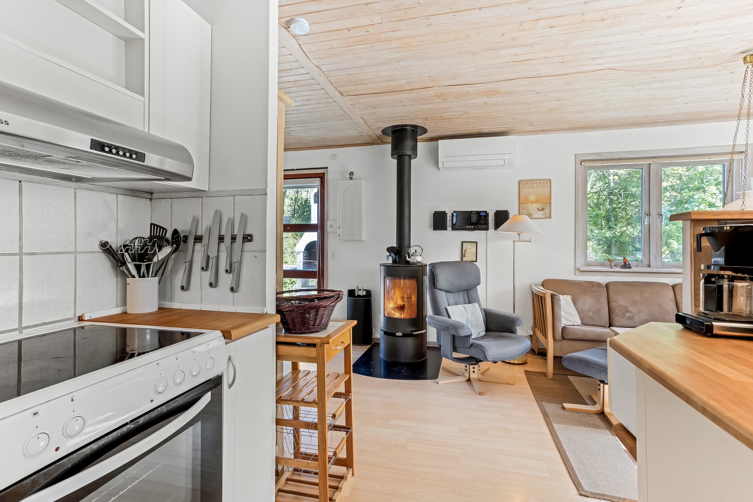 Fremhævet køkken billede i fuldskærmstilstand. Billede af Elmestræde 16, Hummingen, 4983 Dannemare