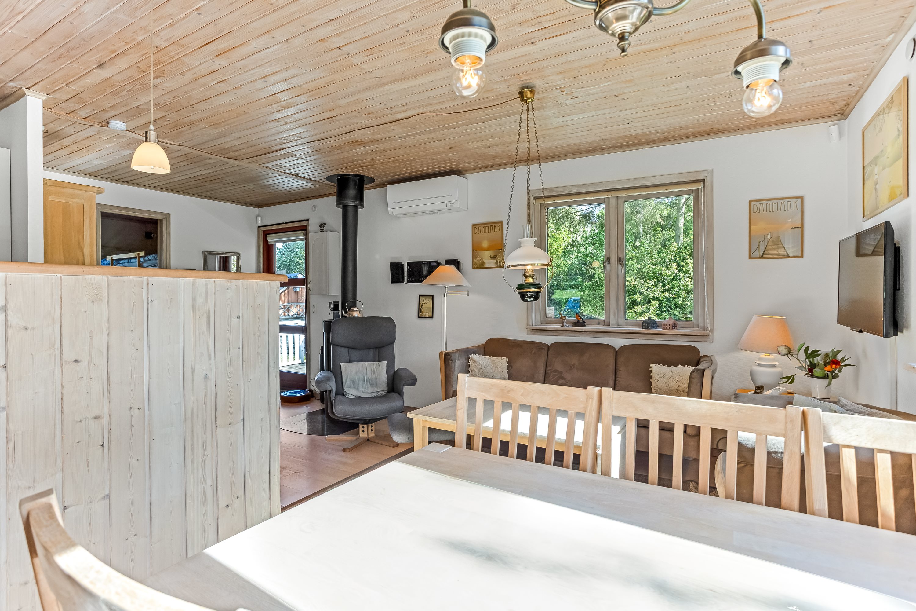 Fremhævet stue billede i fuldskærmstilstand. Billede af Elmestræde 16, Hummingen, 4983 Dannemare