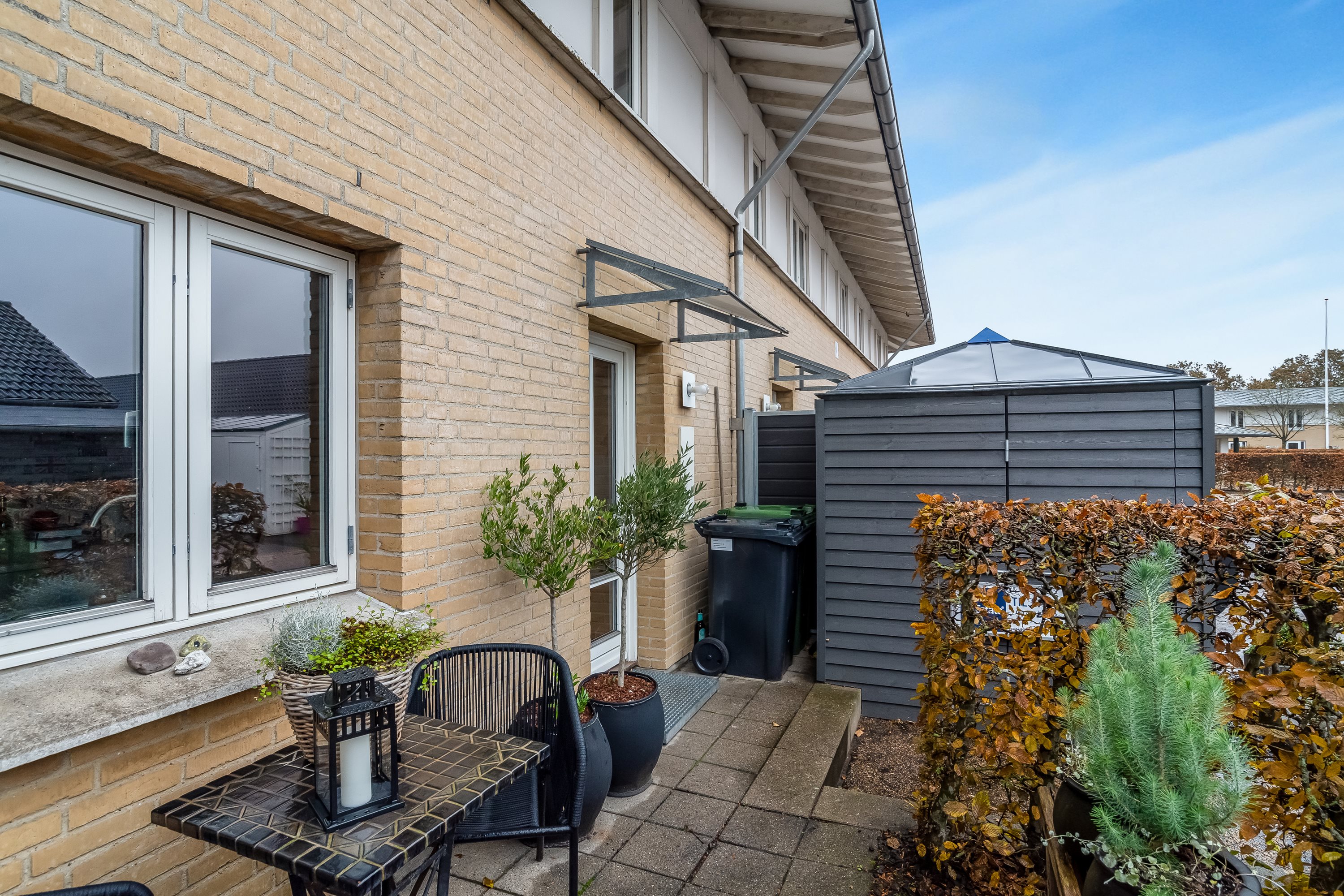 Fremhævet forhave billede i fuldskærmstilstand. Billede af Thorshammer 80, 7500 Holstebro