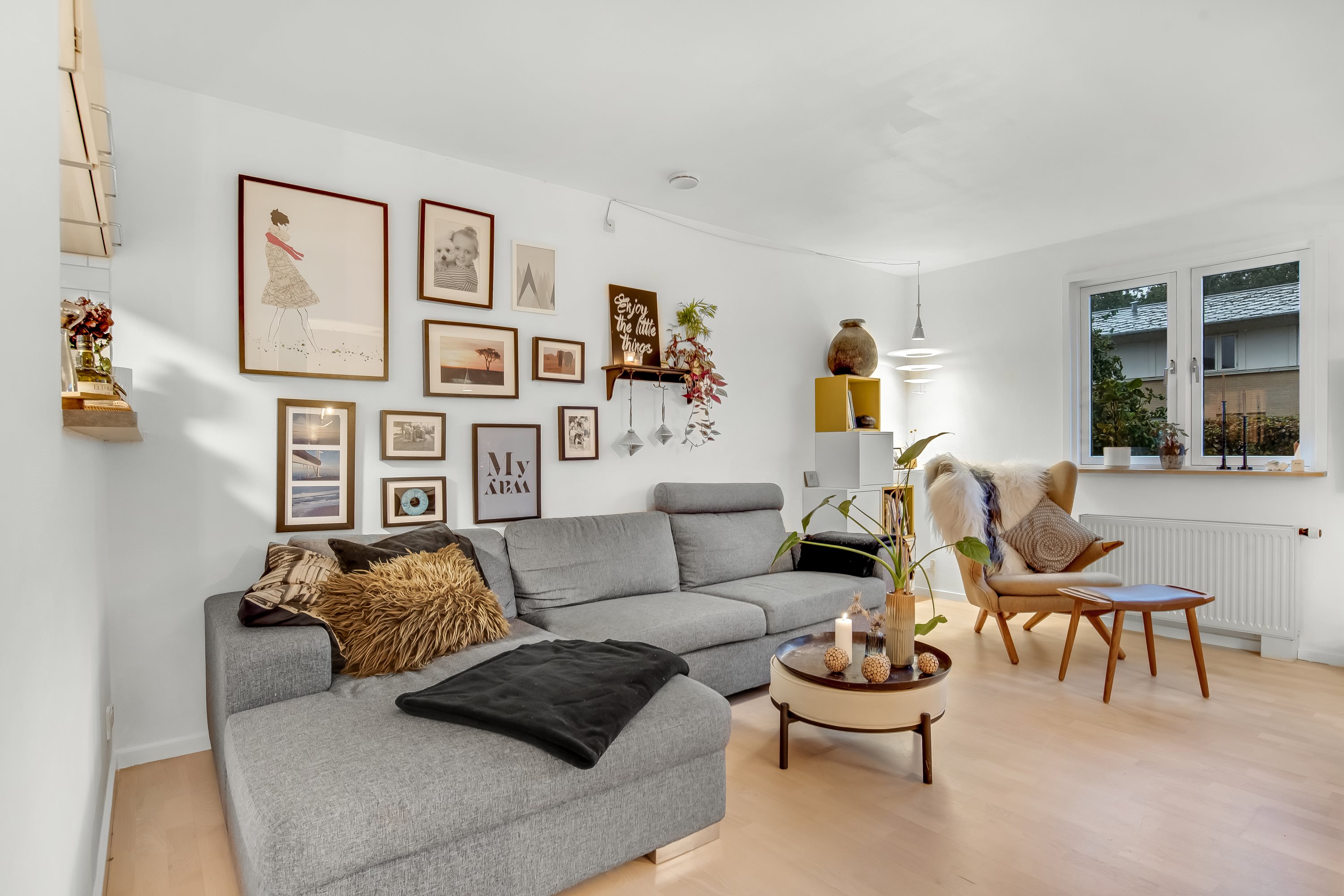 Fremhævet stue billede i fuldskærmstilstand. Billede af Thorshammer 80, 7500 Holstebro