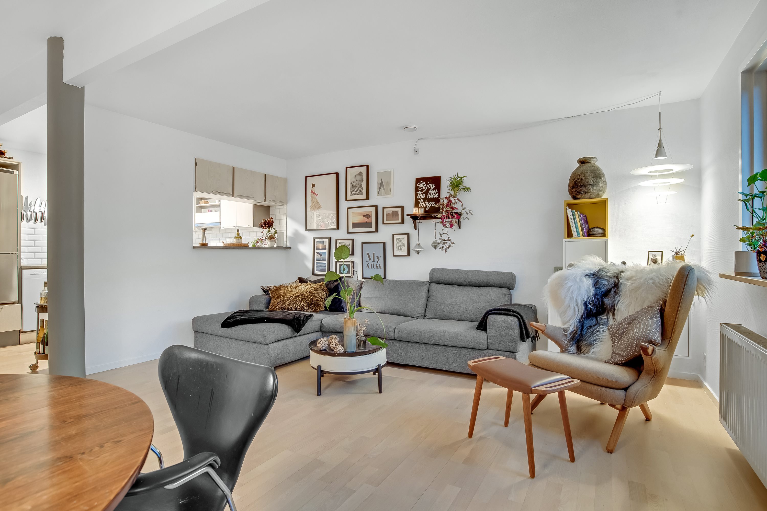 Fremhævet stue billede i fuldskærmstilstand. Billede af Thorshammer 80, 7500 Holstebro