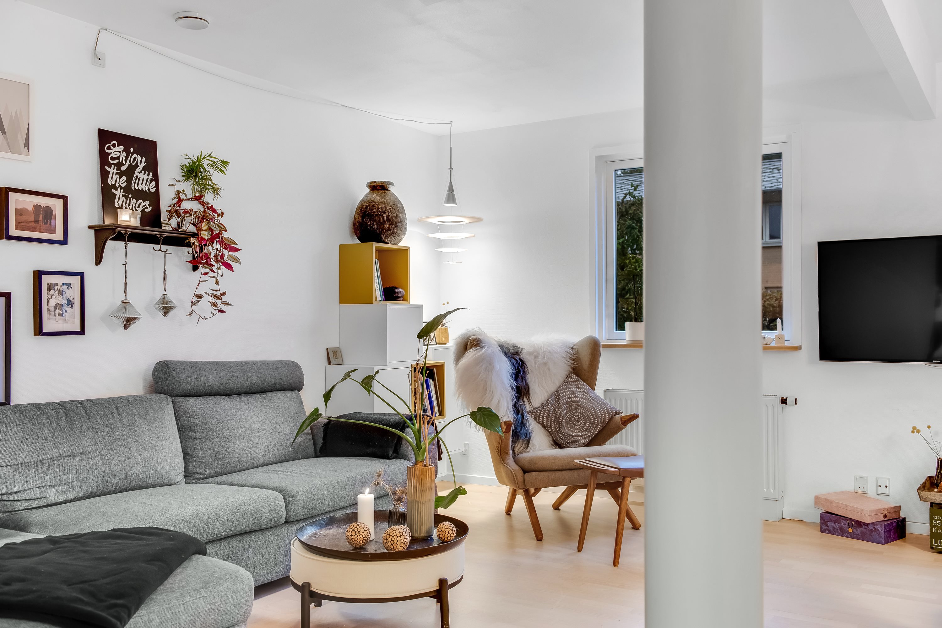 Fremhævet stue billede i fuldskærmstilstand. Billede af Thorshammer 80, 7500 Holstebro