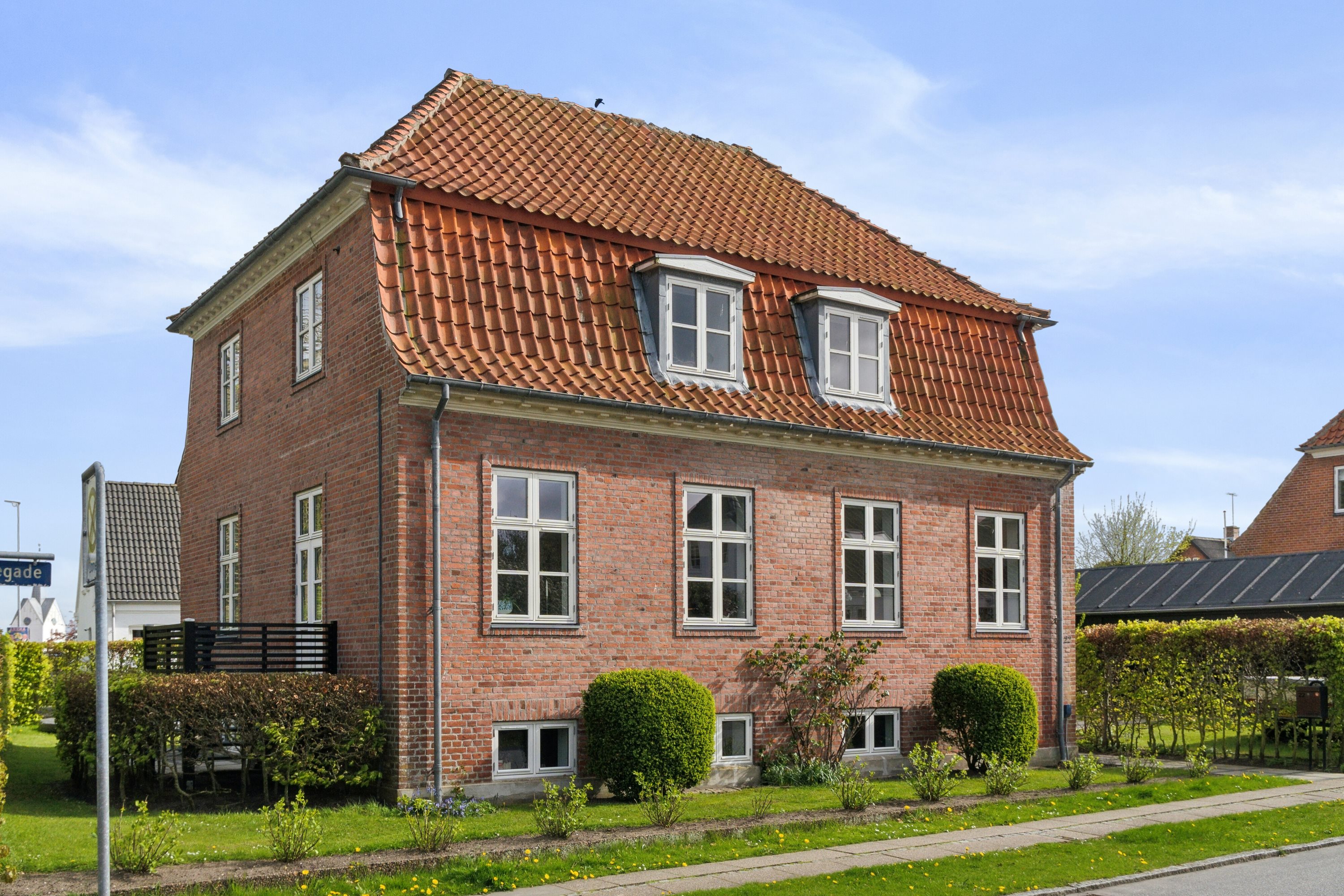 Fremhævet udendørs billede i fuldskærmstilstand. Billede af Elmegade 22, 7700 Thisted