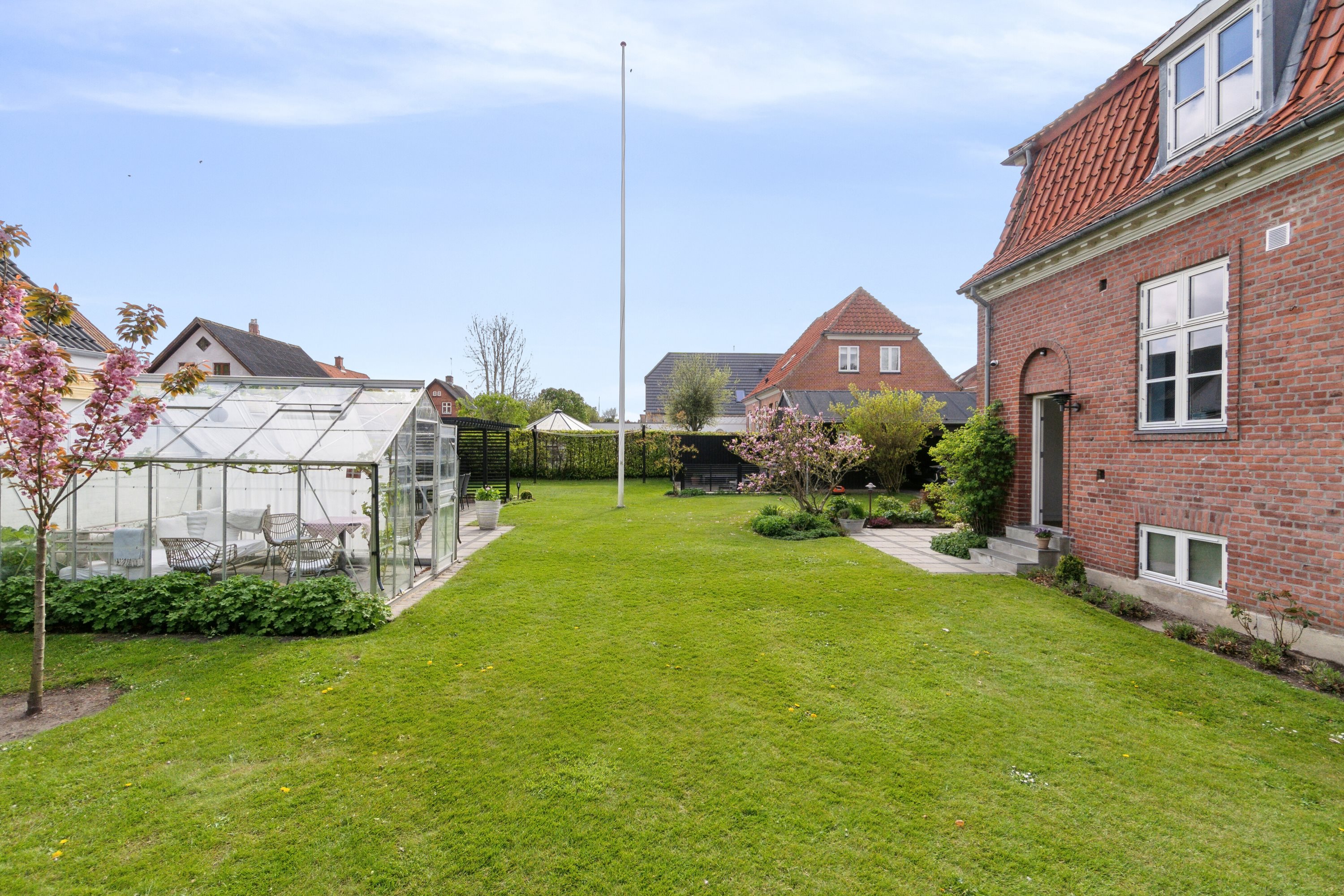 Fremhævet set fra haven billede i fuldskærmstilstand. Billede af Elmegade 22, 7700 Thisted