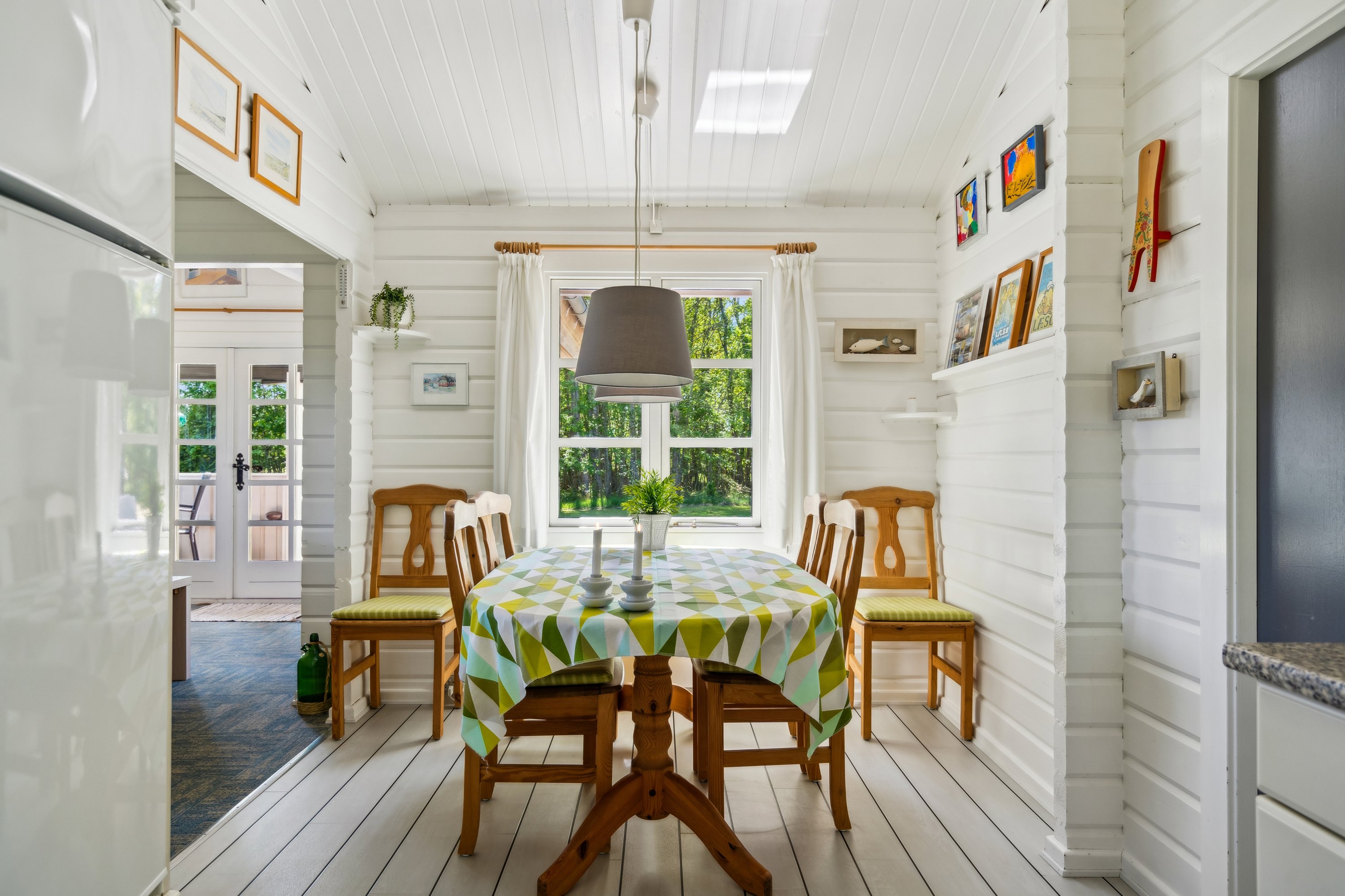 Fremhævet køkken billede i fuldskærmstilstand. Billede af Nordgårdsvej 1, Byrum, 9940 Læsø