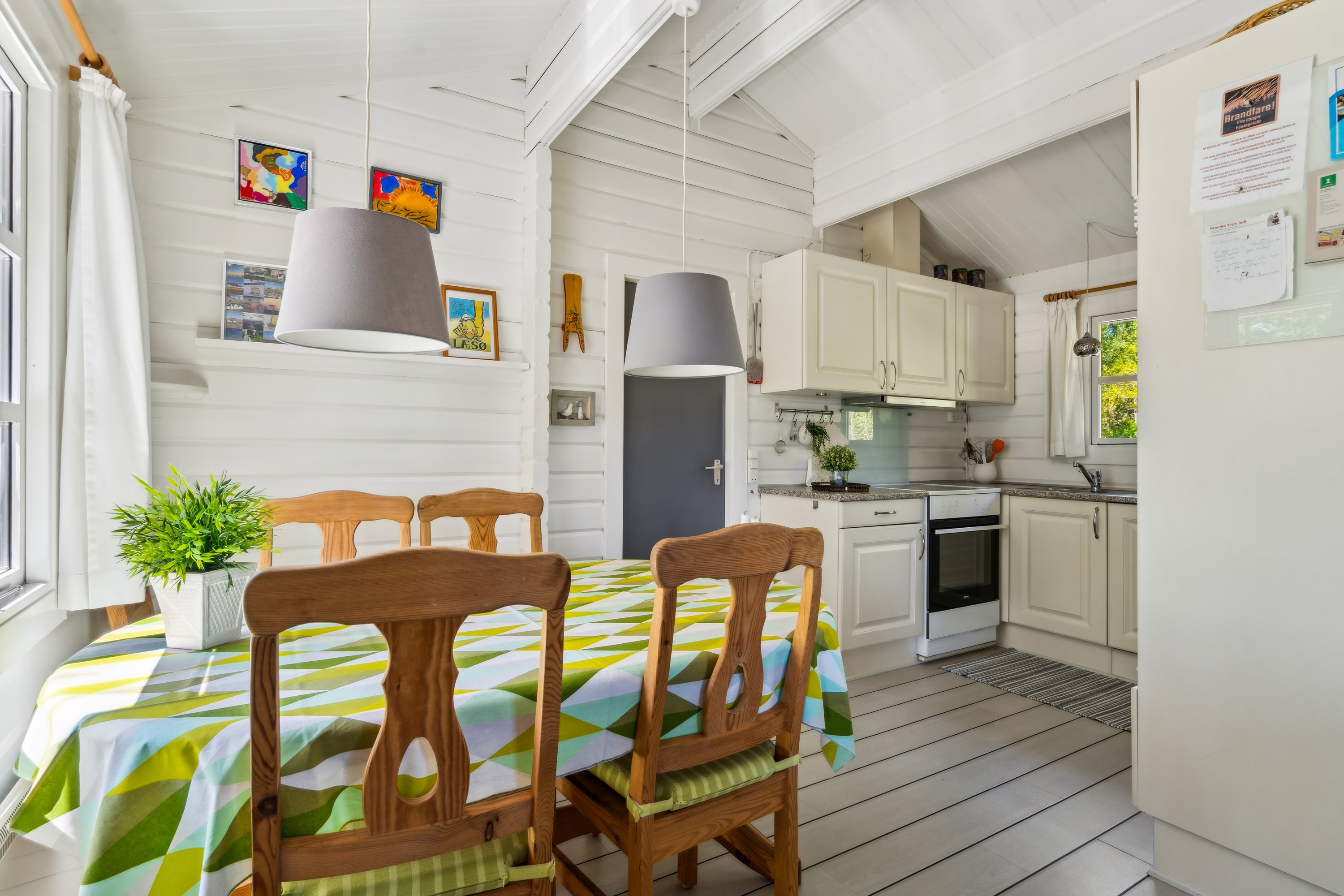 Fremhævet alrum billede i fuldskærmstilstand. Billede af Nordgårdsvej 1, Byrum, 9940 Læsø