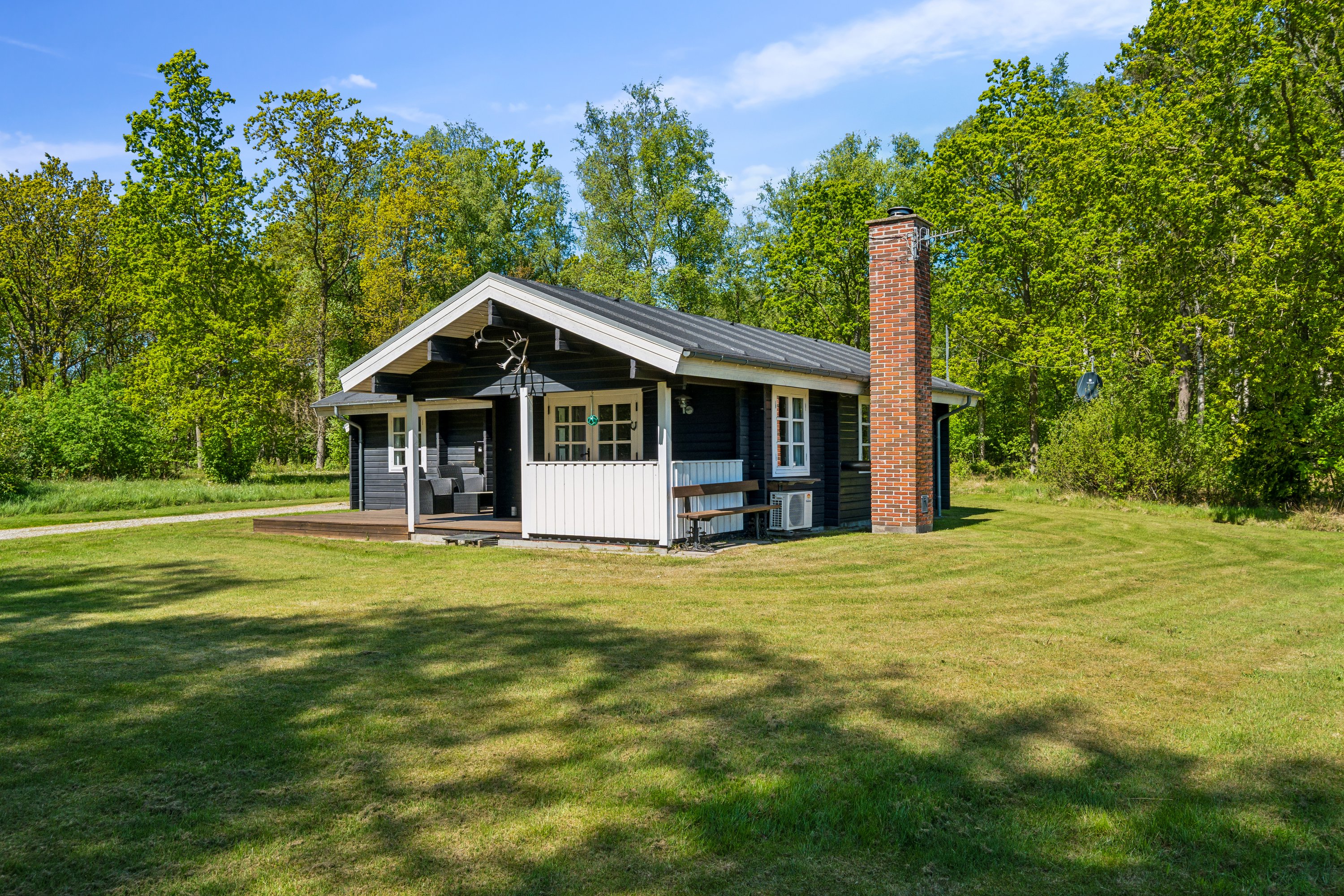 Fremhævet ejendom 1 billede i fuldskærmstilstand. Billede af Nordgårdsvej 1, Byrum, 9940 Læsø