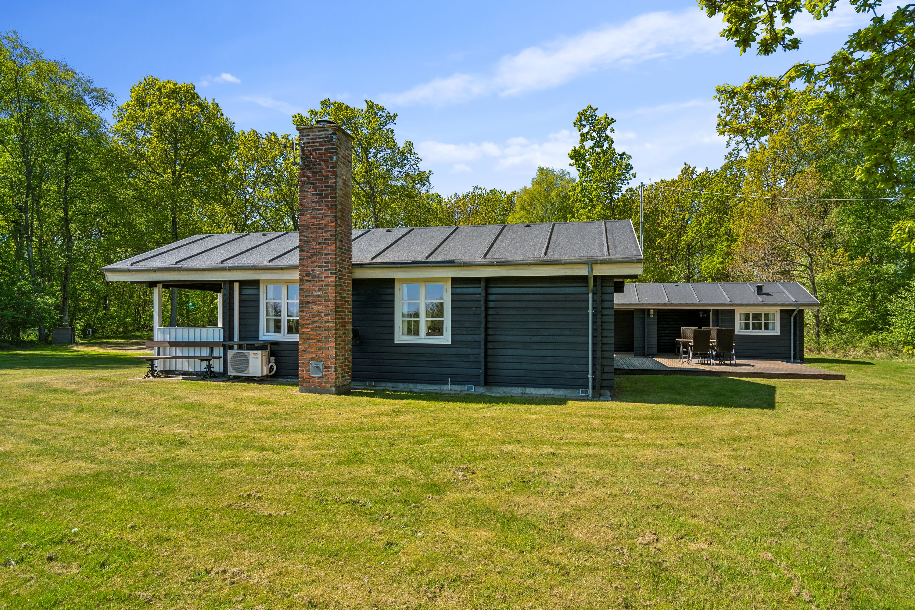 Fremhævet ejendom 1 billede i fuldskærmstilstand. Billede af Nordgårdsvej 1, Byrum, 9940 Læsø