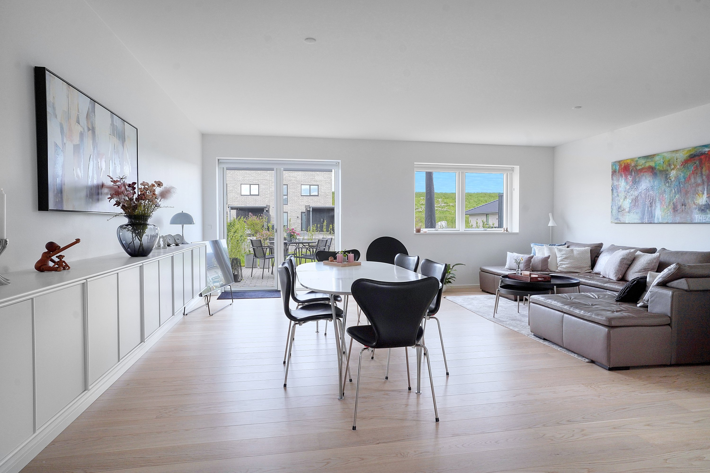 Miniaturebillede 2: spisestue. Billede af Amorbuen 151, 3400 Hillerød