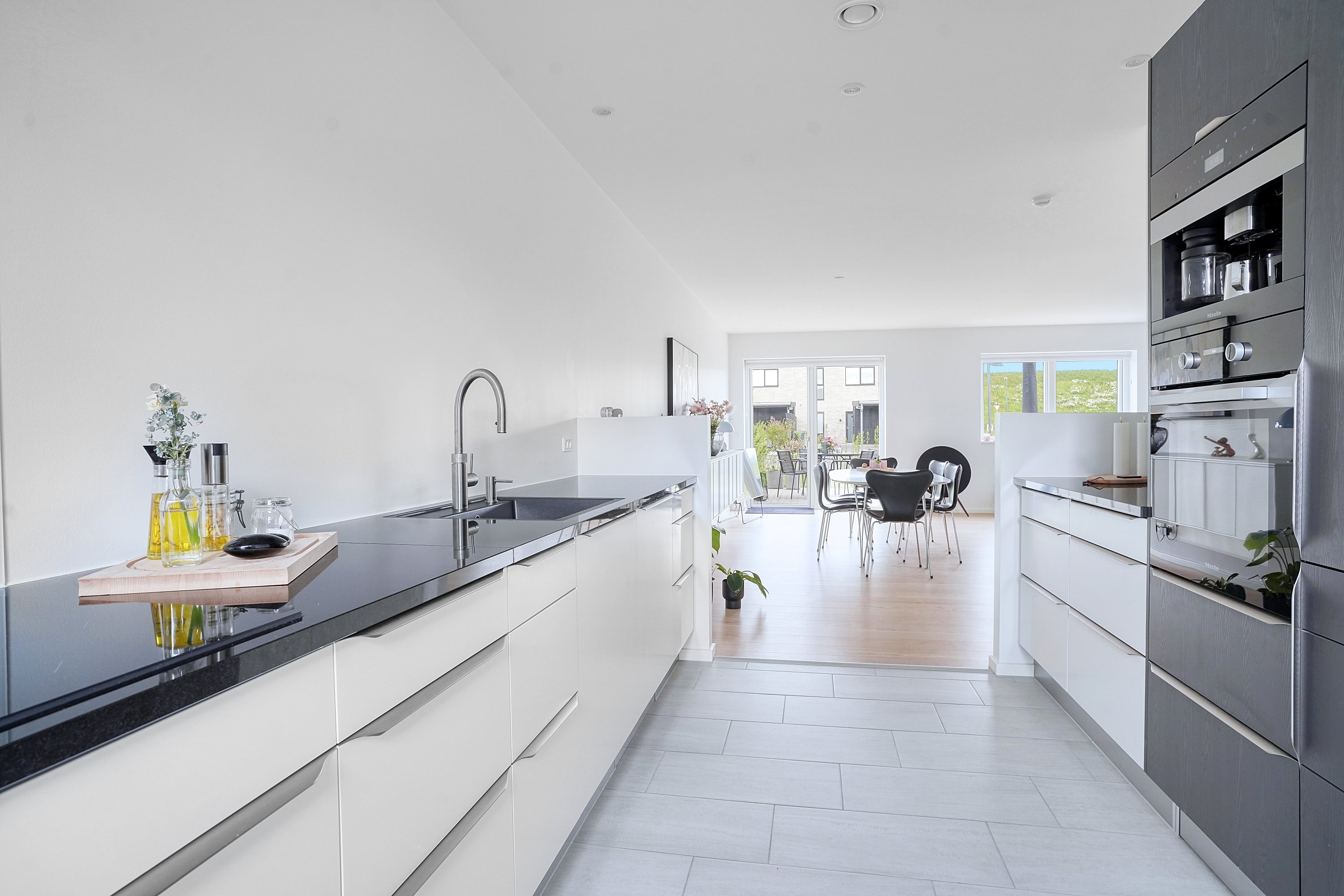 Fremhævet køkken billede i fuldskærmstilstand. Billede af Amorbuen 151, 3400 Hillerød