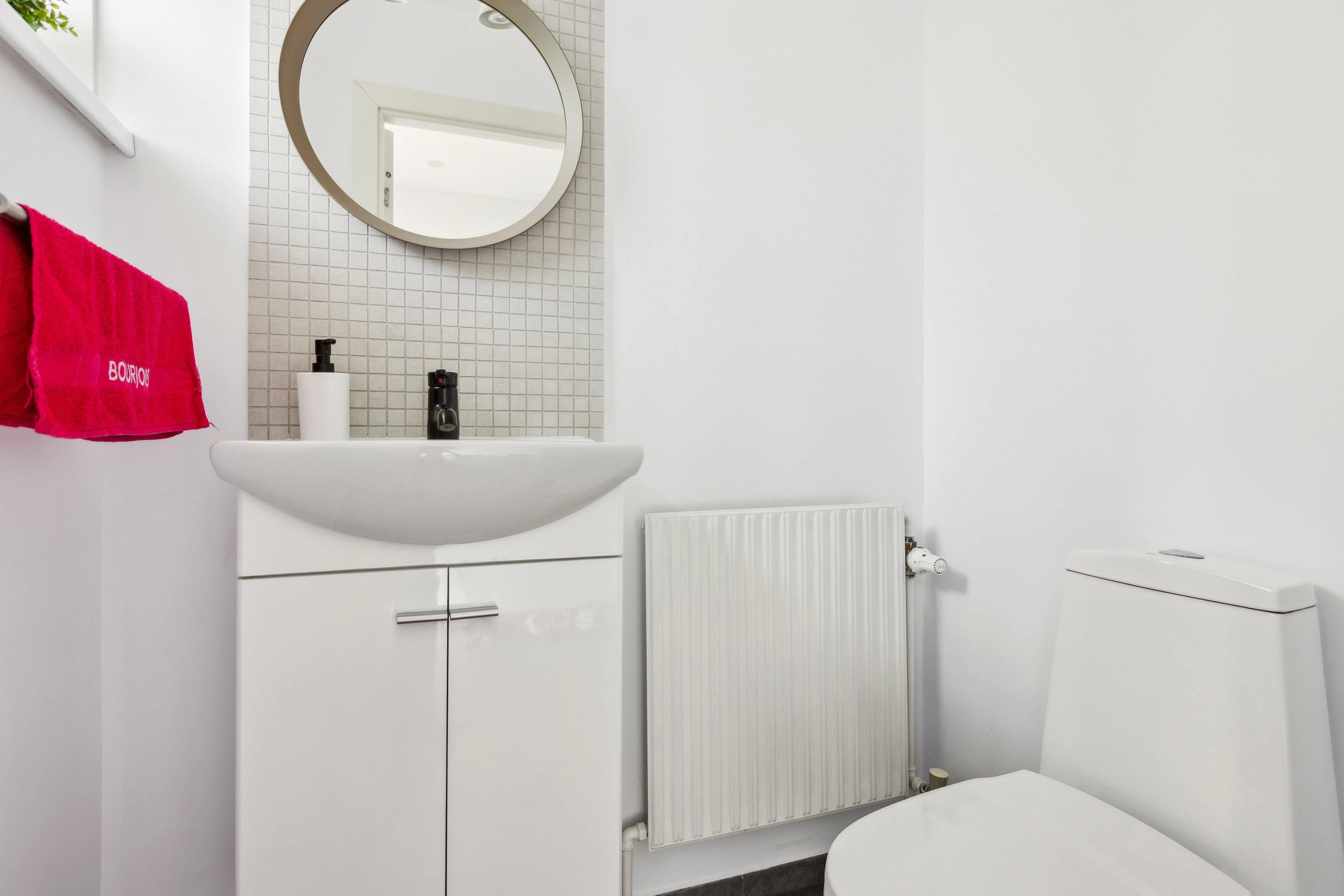 Fremhævet badeværelse billede i fuldskærmstilstand. Billede af Rådyrløkken 24, Slukefter, 5210 Odense NV