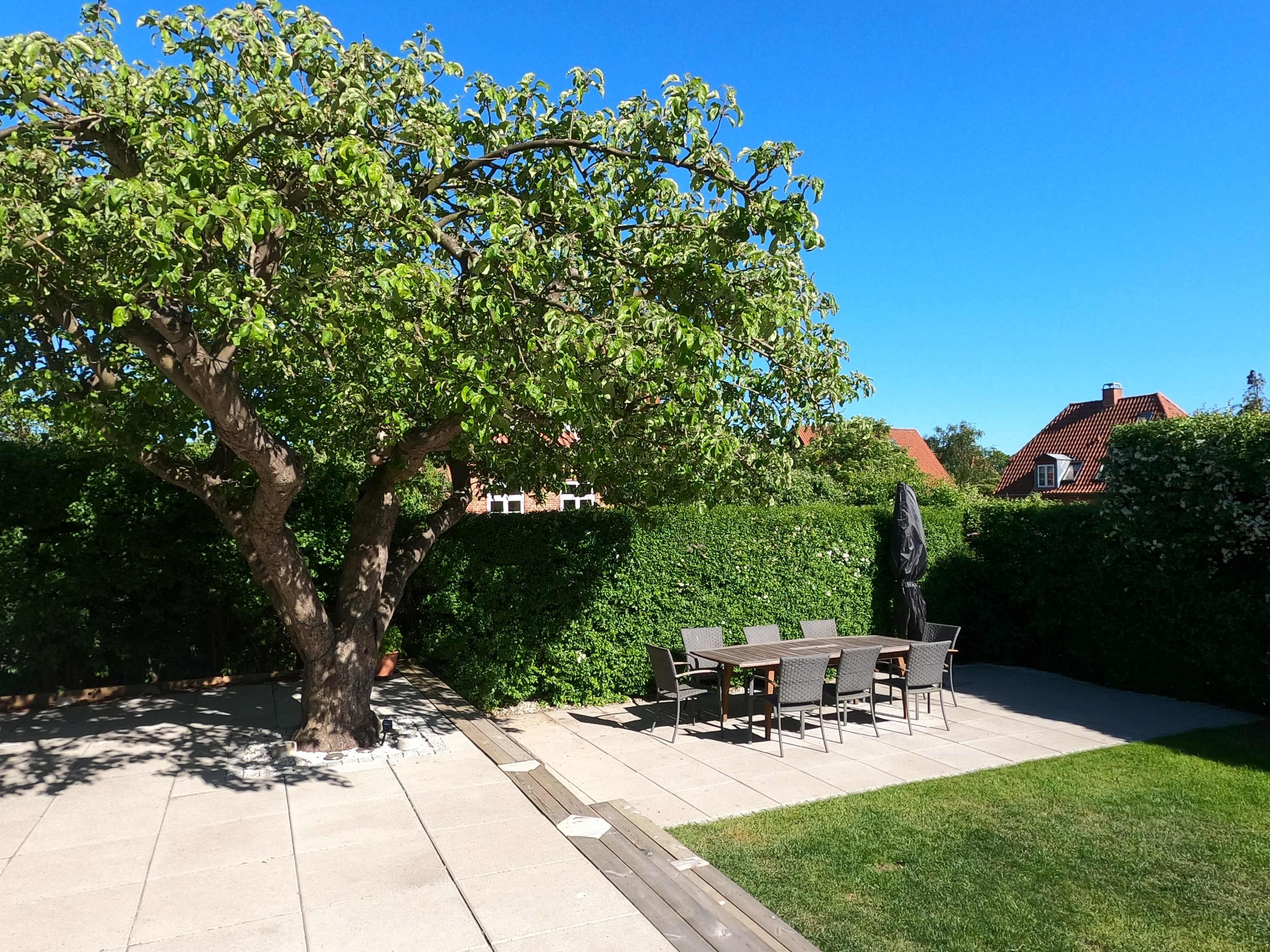 Fremhævet have billede i fuldskærmstilstand. Billede af Erichsensvej 8, st.., 2820 Gentofte