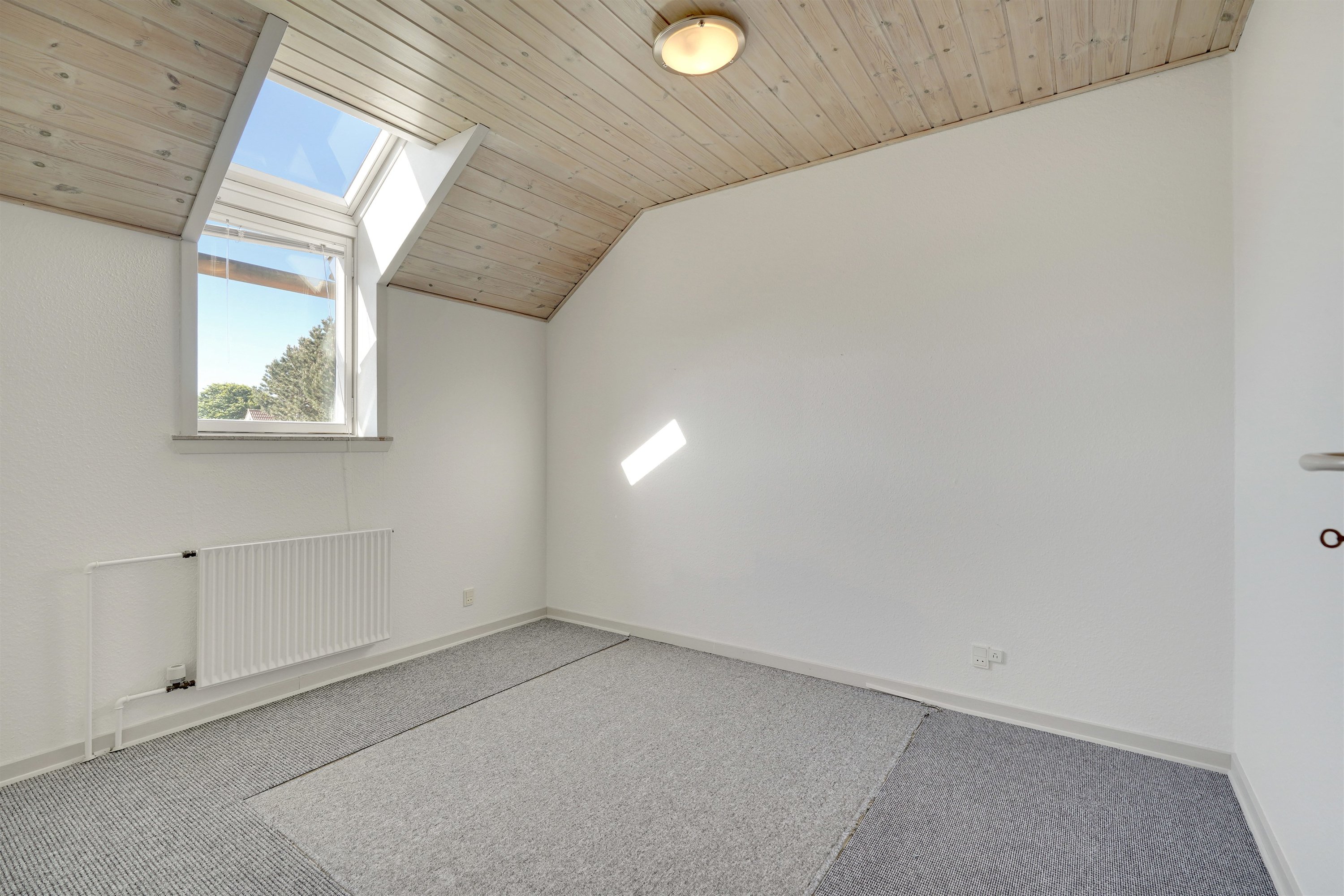 Fremhævet soveværelse billede i fuldskærmstilstand. Billede af Kastanievej 47, 6710 Esbjerg V