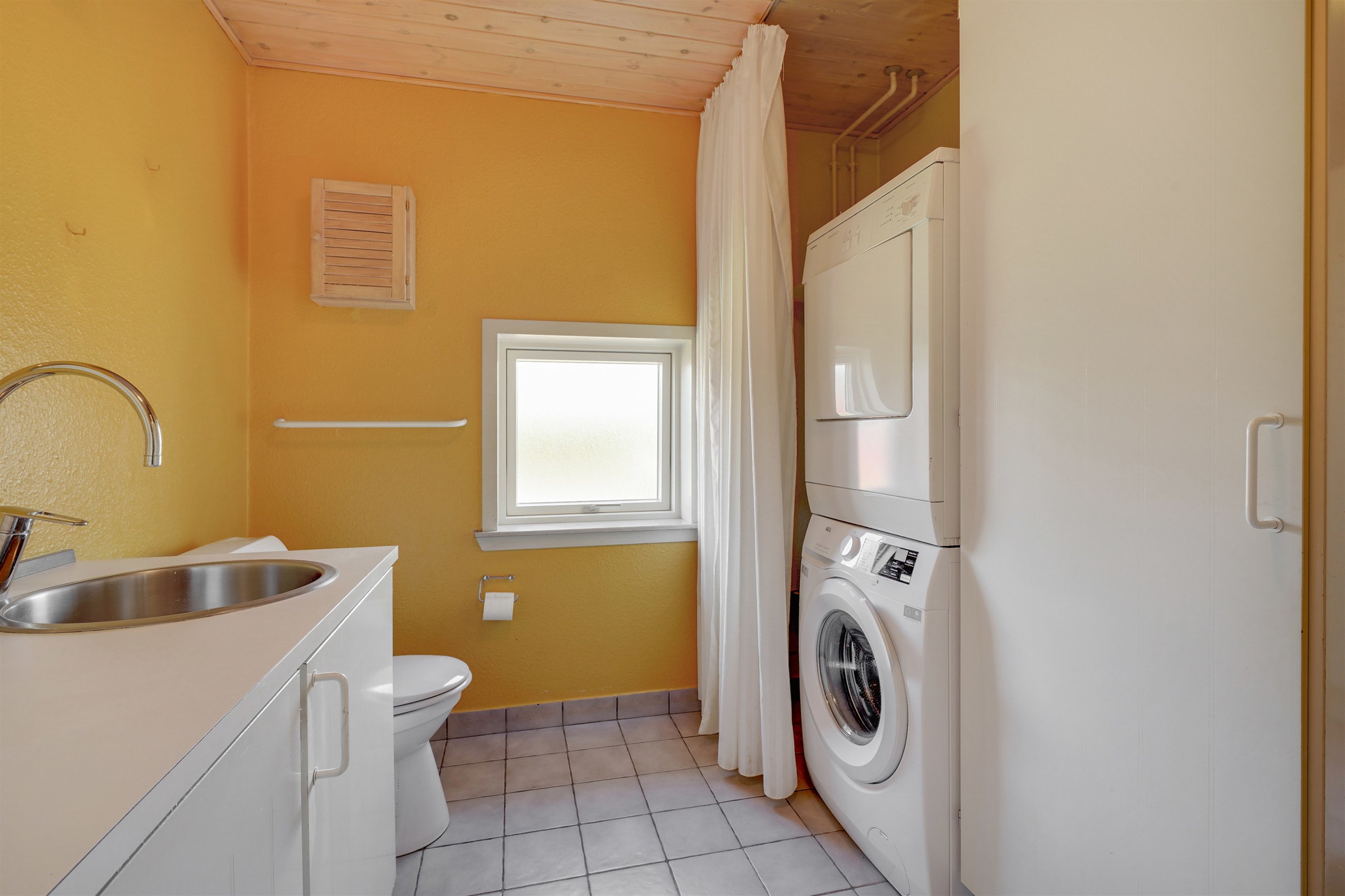 Fremhævet badeværelse billede i fuldskærmstilstand. Billede af Kastanievej 47, 6710 Esbjerg V