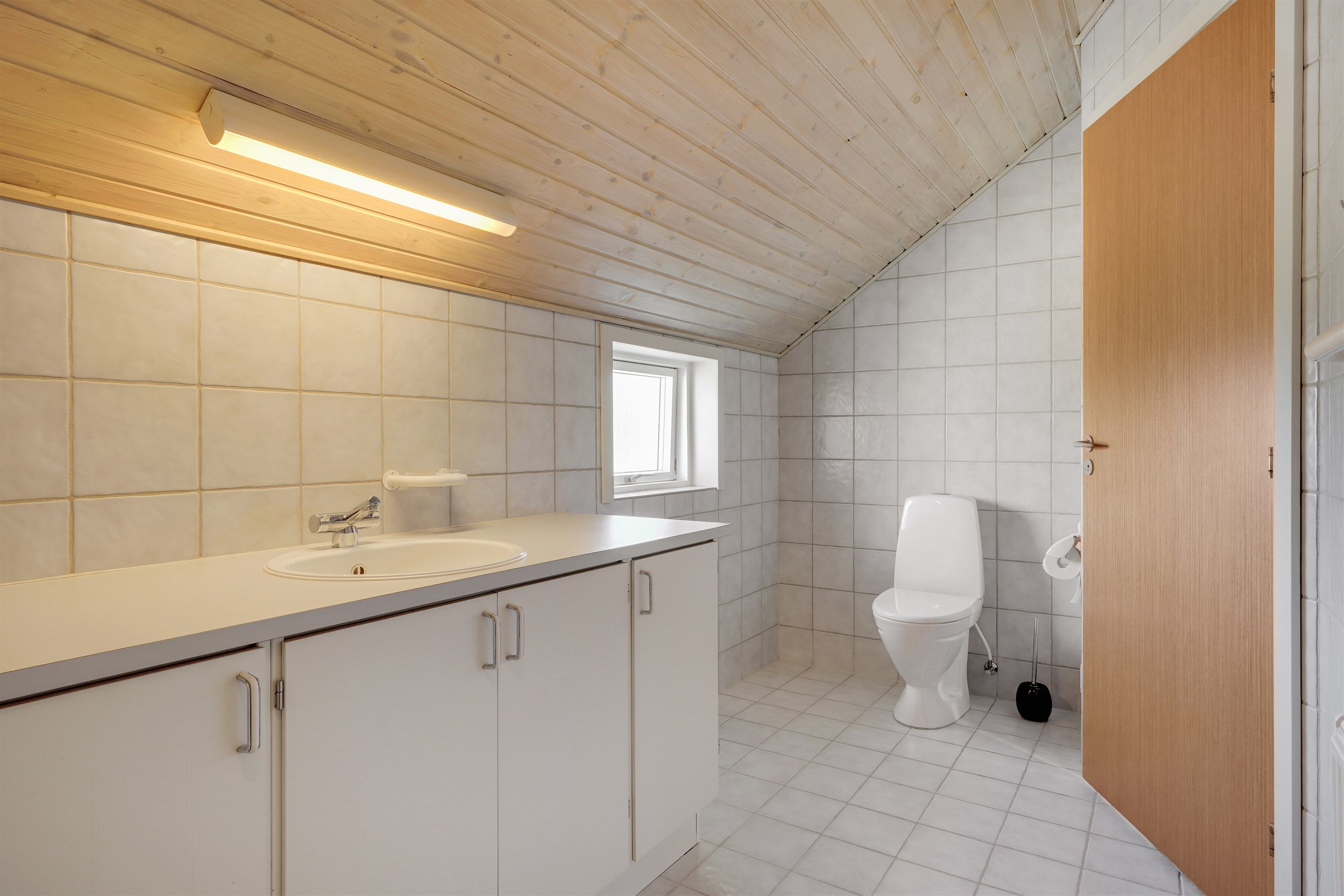 Fremhævet badeværelse billede i fuldskærmstilstand. Billede af Kastanievej 47, 6710 Esbjerg V