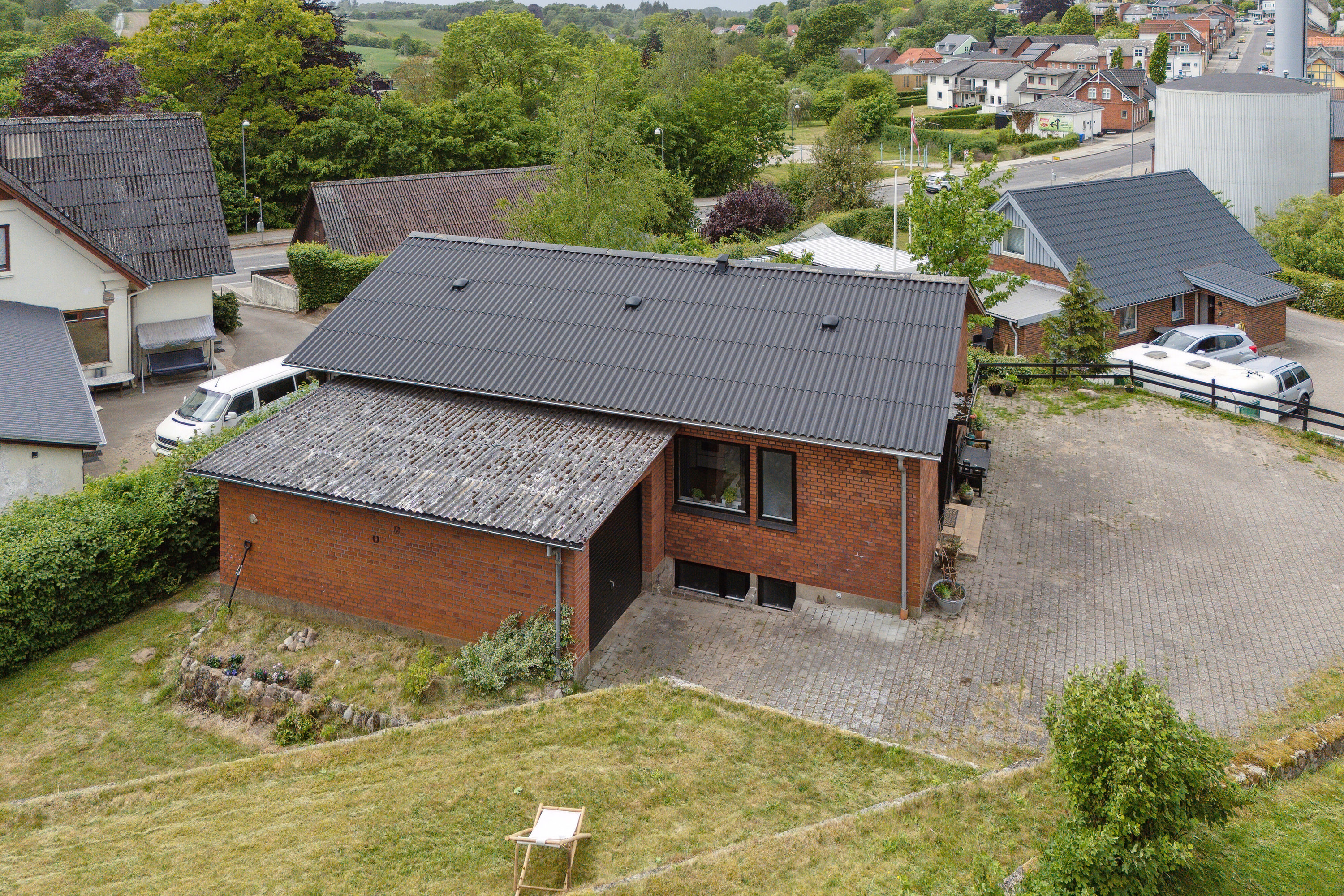 Fremhævet udendørs billede i fuldskærmstilstand. Billede af Korbenhøj 4, 6040 Egtved