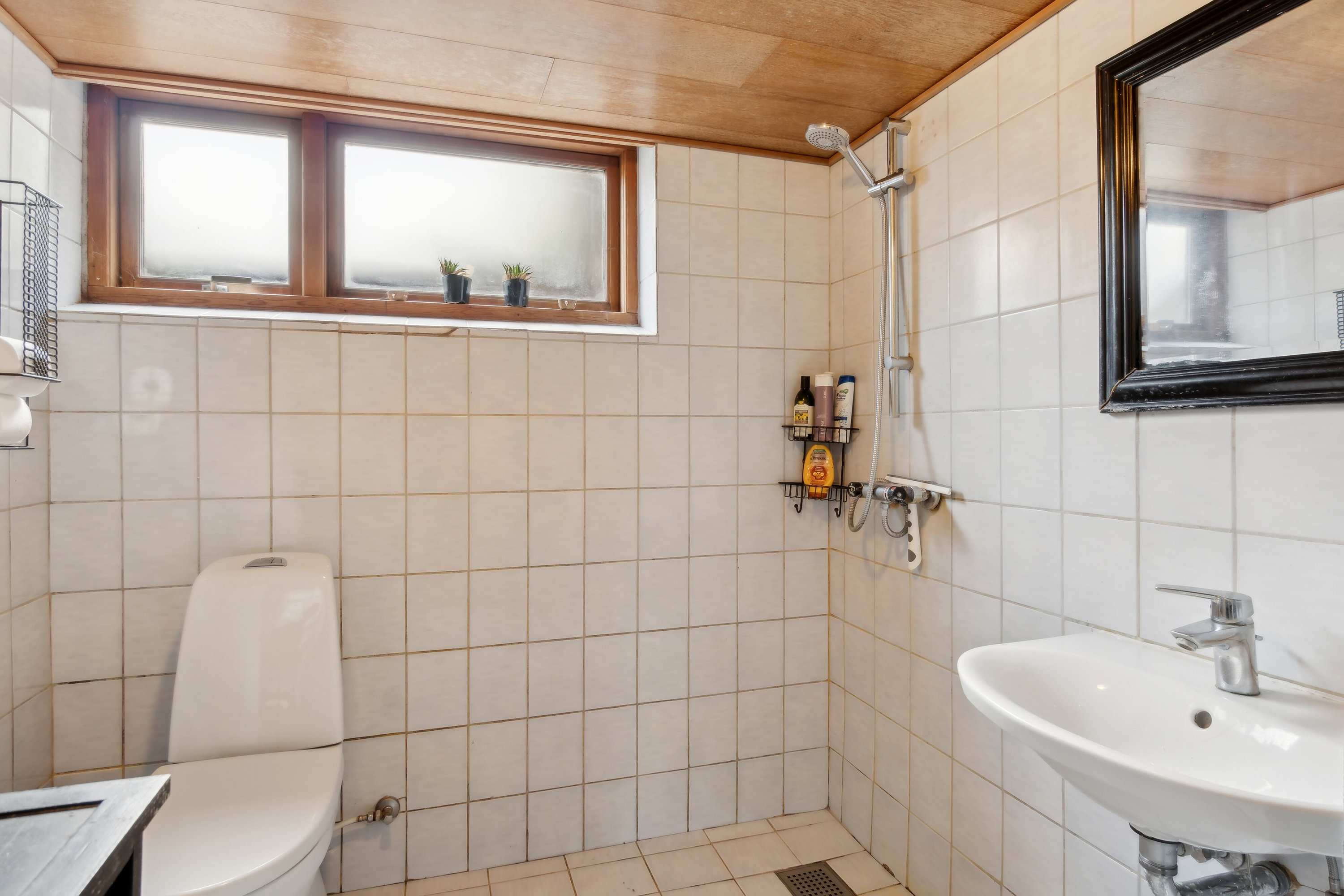 Fremhævet badeværelse billede i fuldskærmstilstand. Billede af Korbenhøj 4, 6040 Egtved