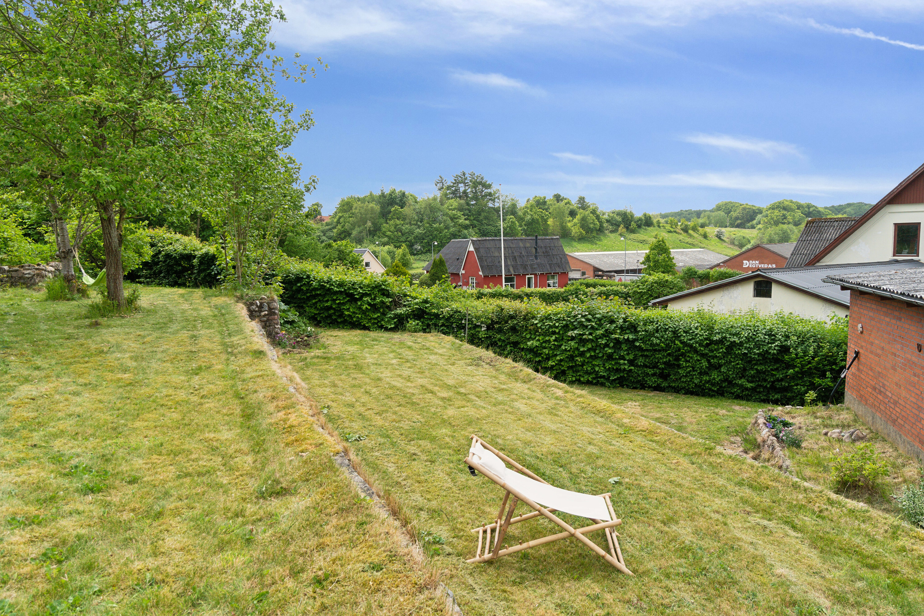 Fremhævet udendørs billede i fuldskærmstilstand. Billede af Korbenhøj 4, 6040 Egtved