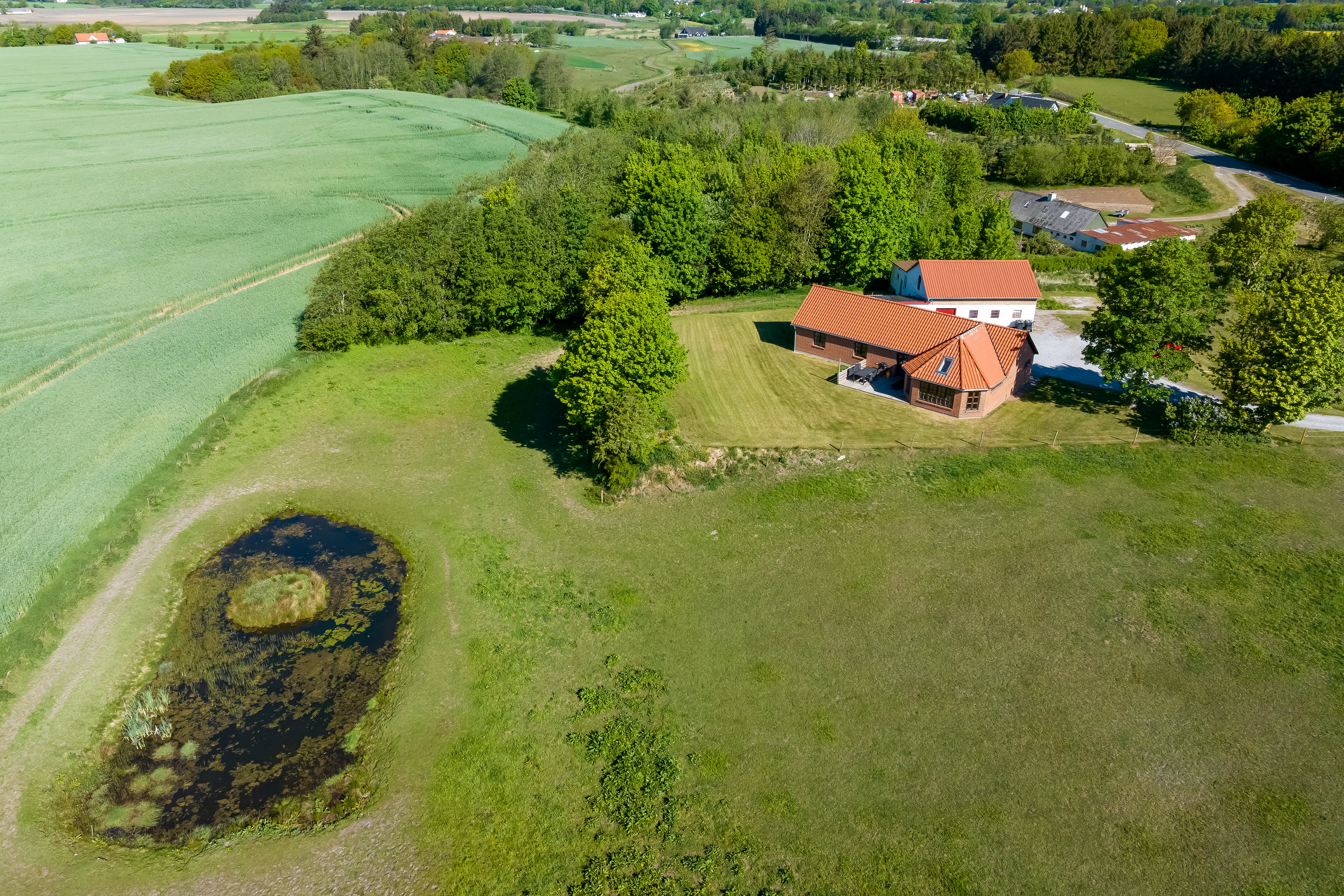 Fremhævet  billede i fuldskærmstilstand. Billede af Sønderskovvej 164, 9800 Hjørring