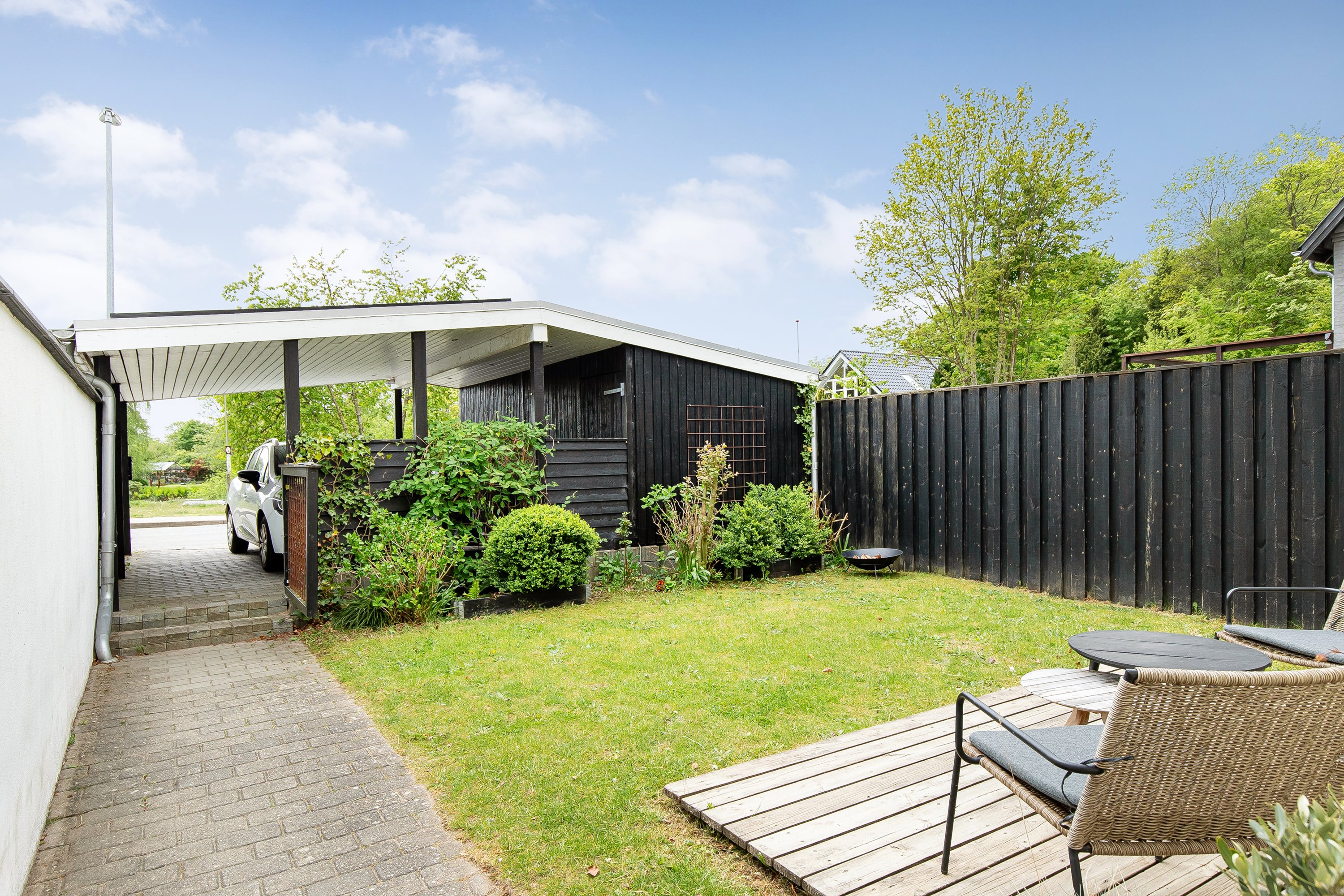 Fremhævet forhave billede i fuldskærmstilstand. Billede af Søvej 7, 7100 Vejle