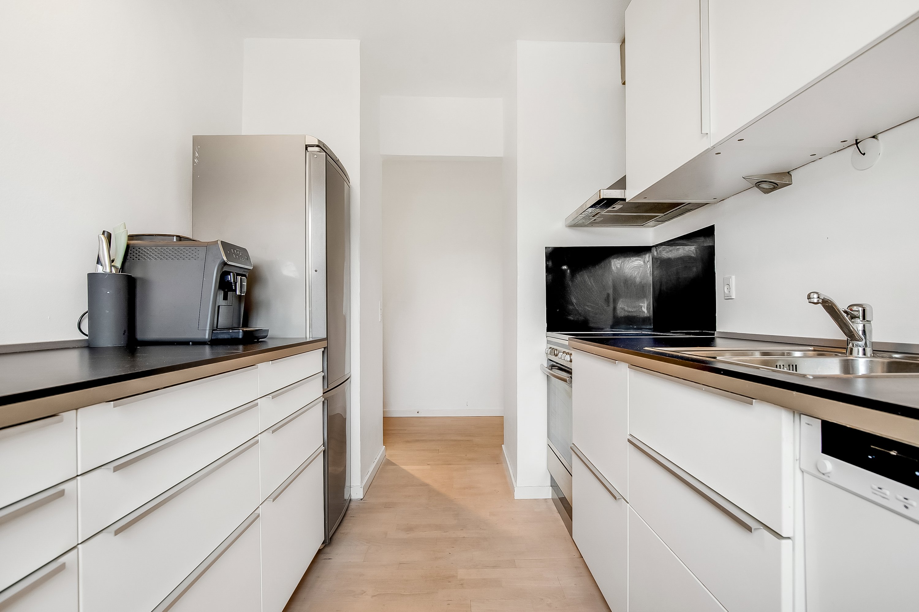 Fremhævet køkken billede i fuldskærmstilstand. Billede af Arne Poulsens Vej 1, st.. th., 7100 Vejle