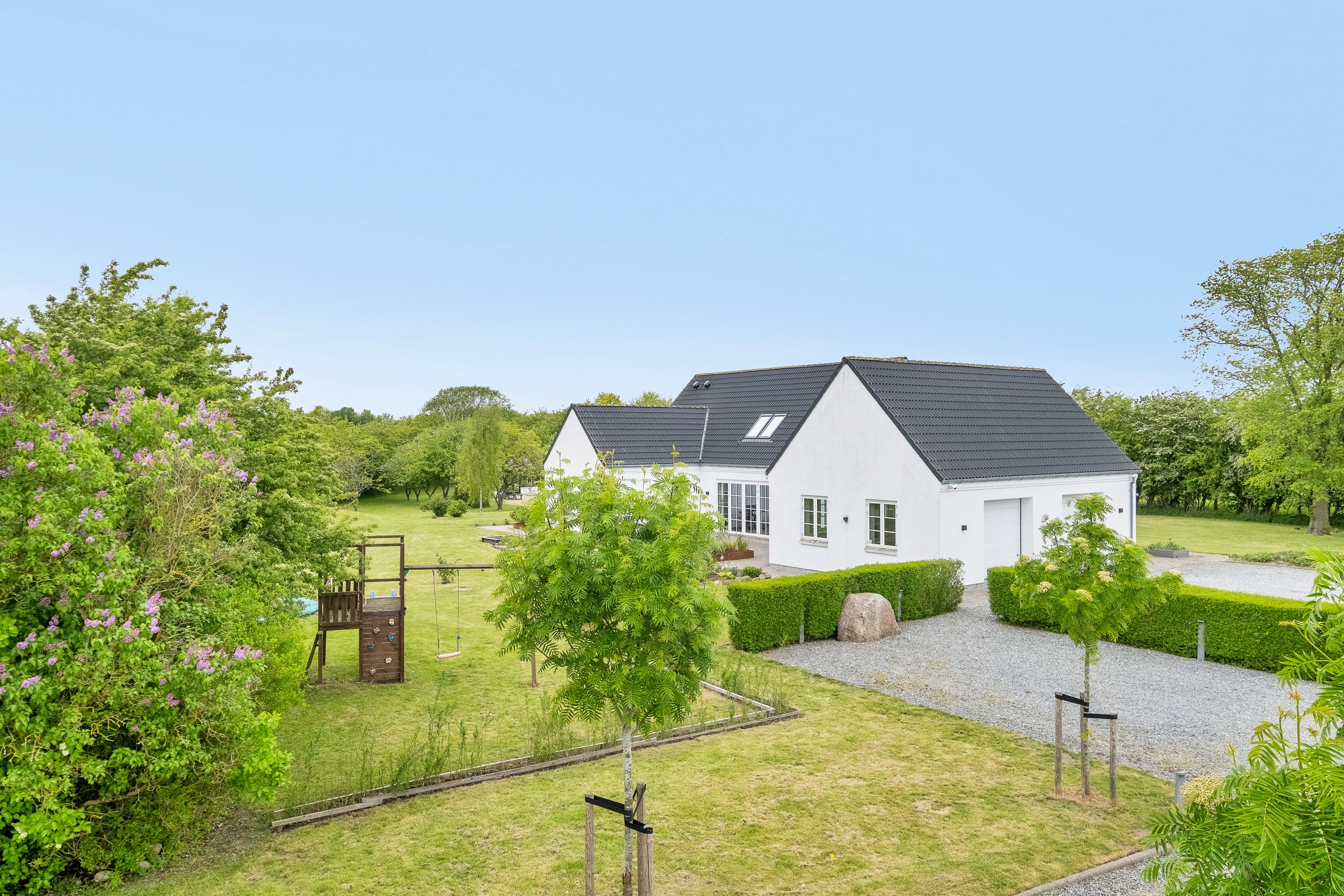 Fremhævet facade billede i fuldskærmstilstand. Billede af Revelhøjvej 13, Kasted, 8200 Aarhus N