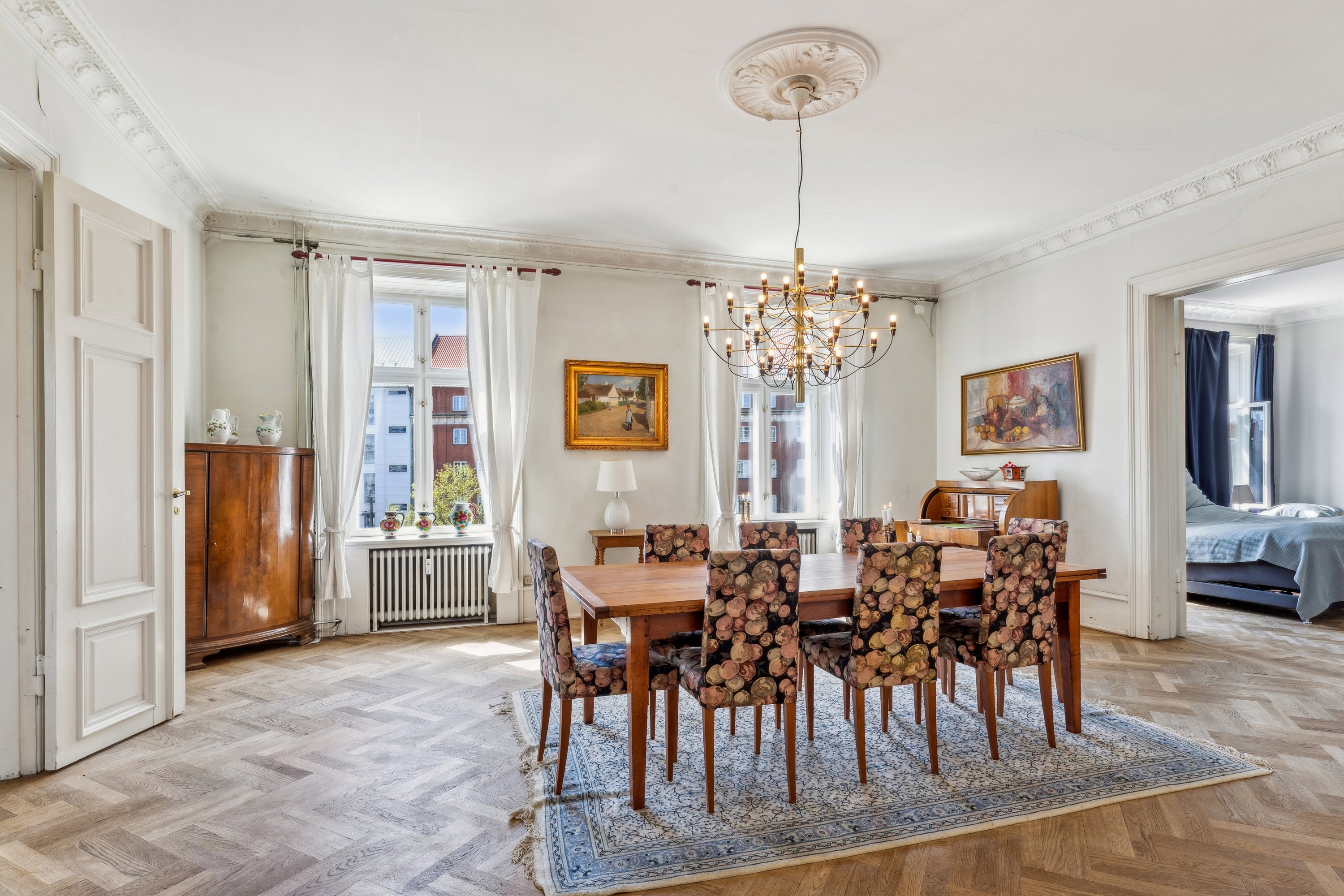 Fremhævet stue billede i fuldskærmstilstand. Billede af Nørre Farimagsgade 1, 3. th., 1364 København K