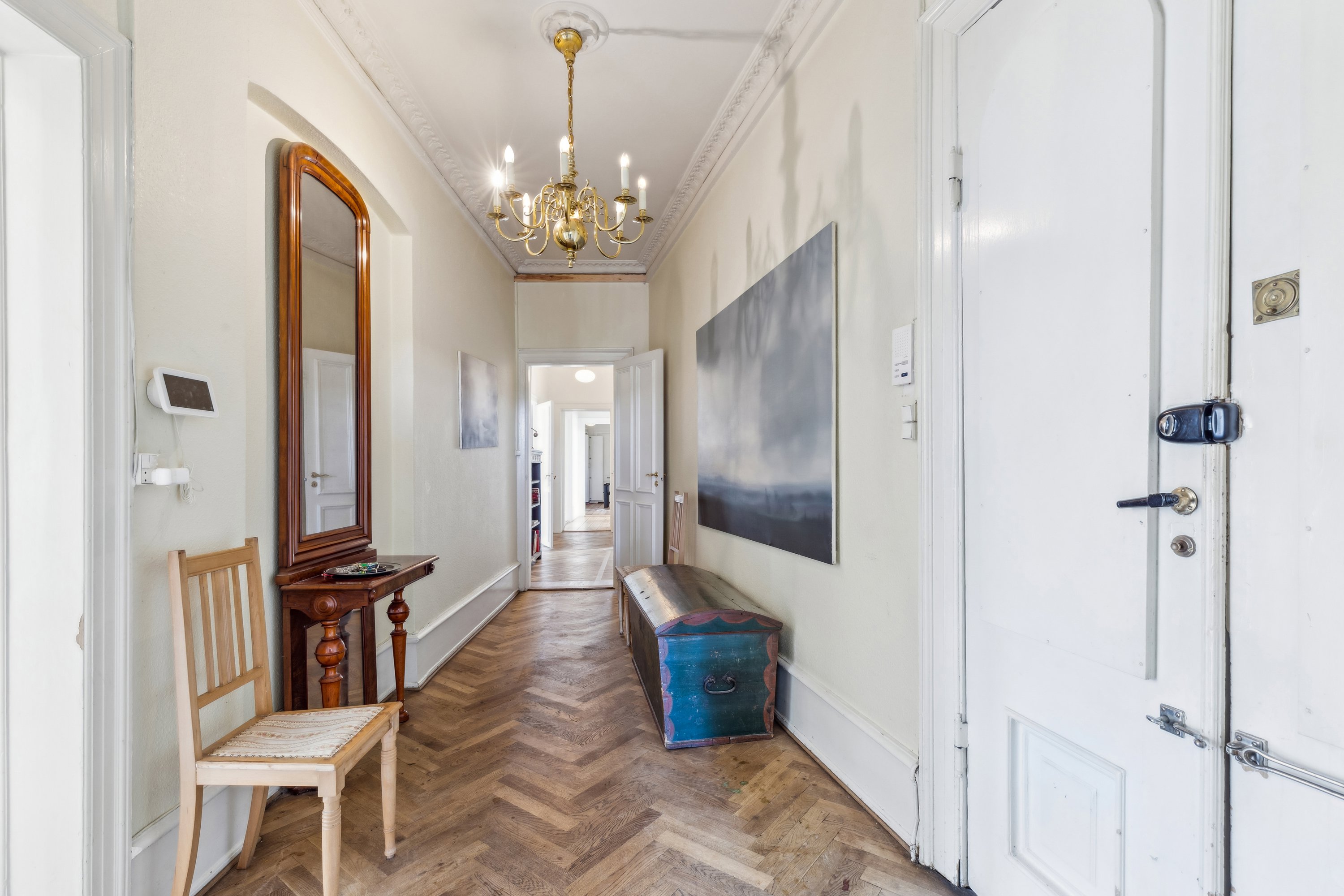 Fremhævet gang billede i fuldskærmstilstand. Billede af Nørre Farimagsgade 1, 3. th., 1364 København K