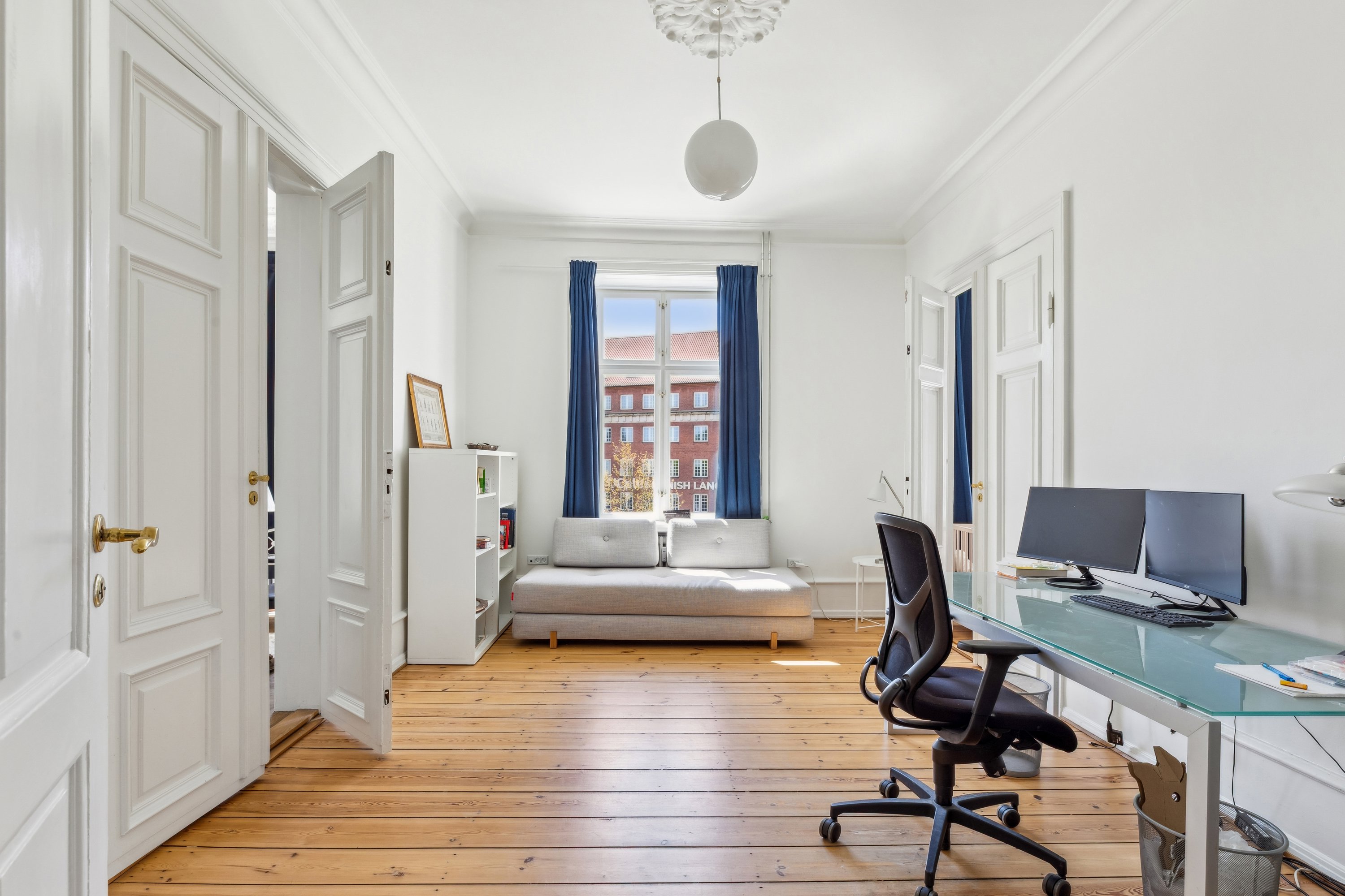 Fremhævet gang billede i fuldskærmstilstand. Billede af Nørre Farimagsgade 1, 3. th., 1364 København K