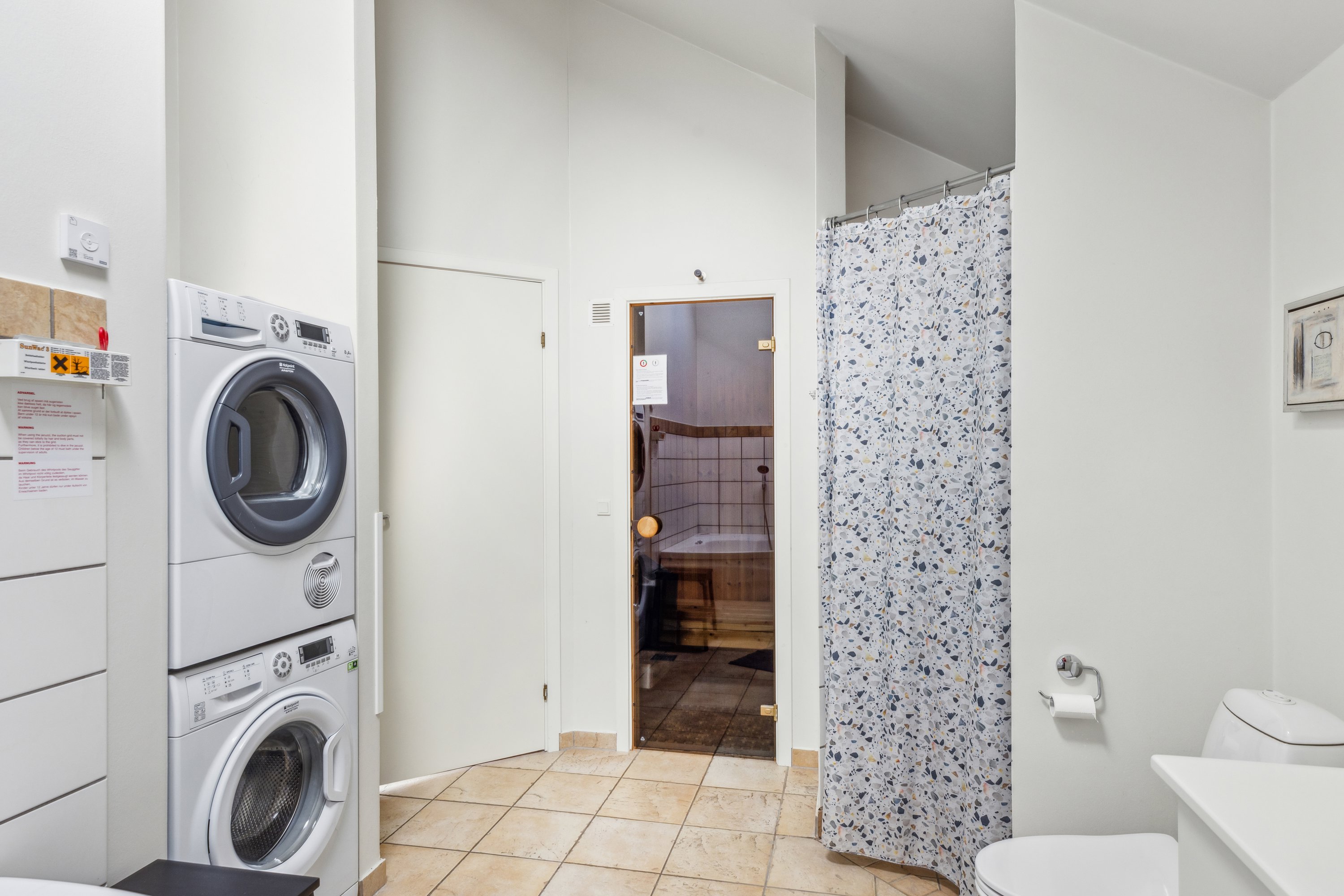 Fremhævet badeværelse billede i fuldskærmstilstand. Billede af Marinavej 28, 6320 Egernsund