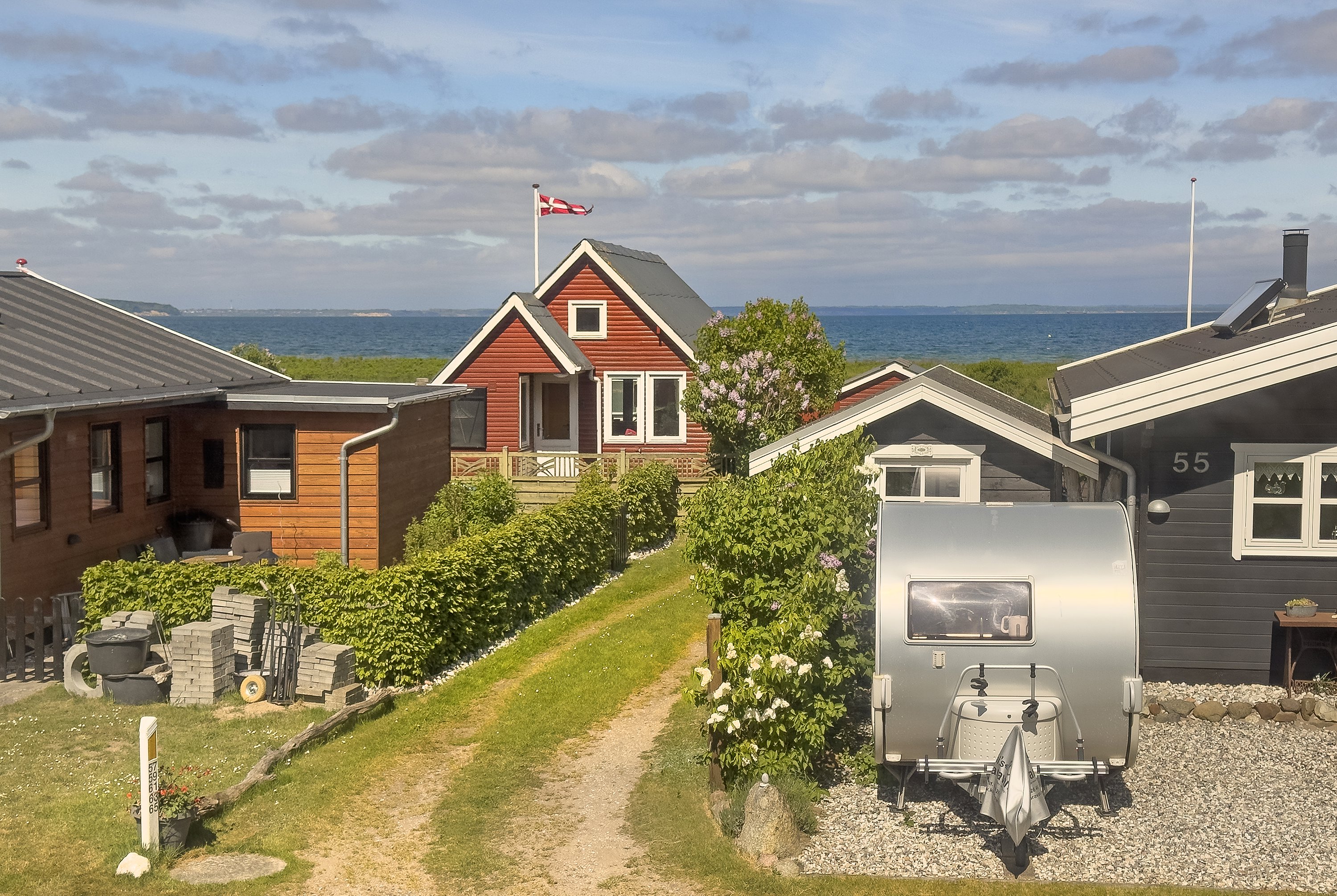 Fremhævet  billede i fuldskærmstilstand. Billede af Engdraget 34, Varbjerg Strand, 5464 Brenderup Fyn