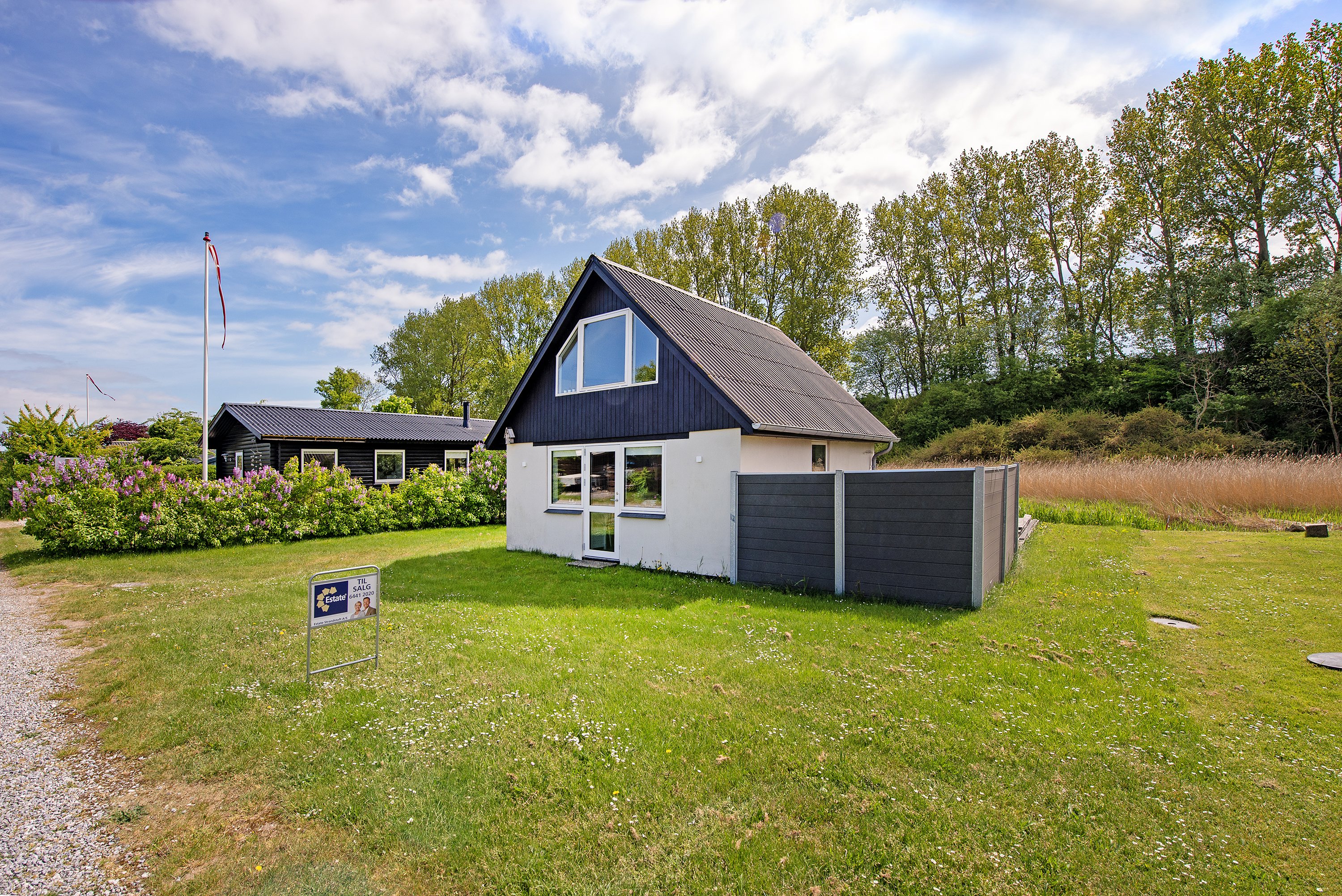 Miniaturebillede 1: . Billede af Engdraget 34, Varbjerg Strand, 5464 Brenderup Fyn