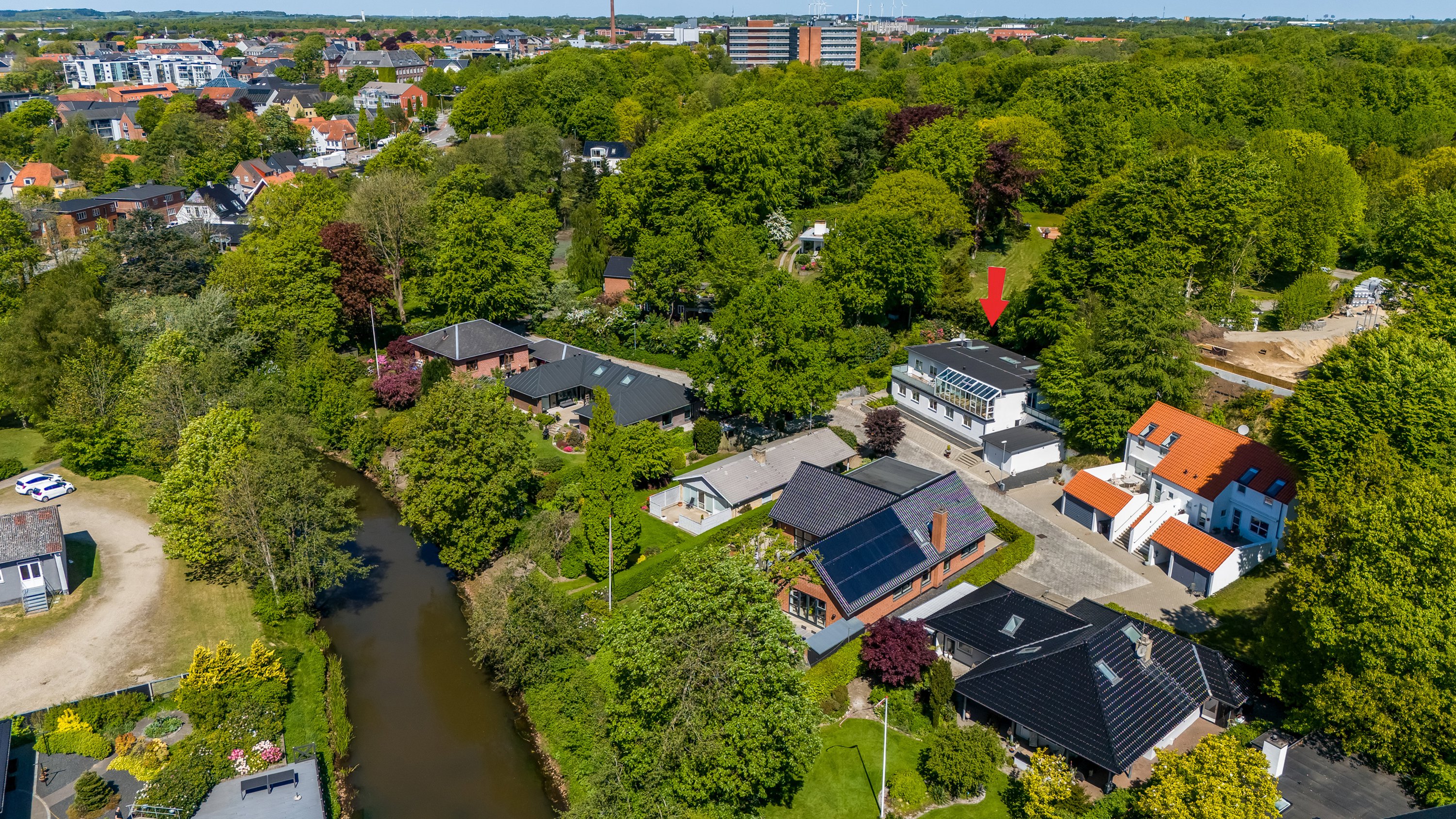 Fremhævet luftfoto billede i fuldskærmstilstand. Billede af Granbakken 9, 7500 Holstebro