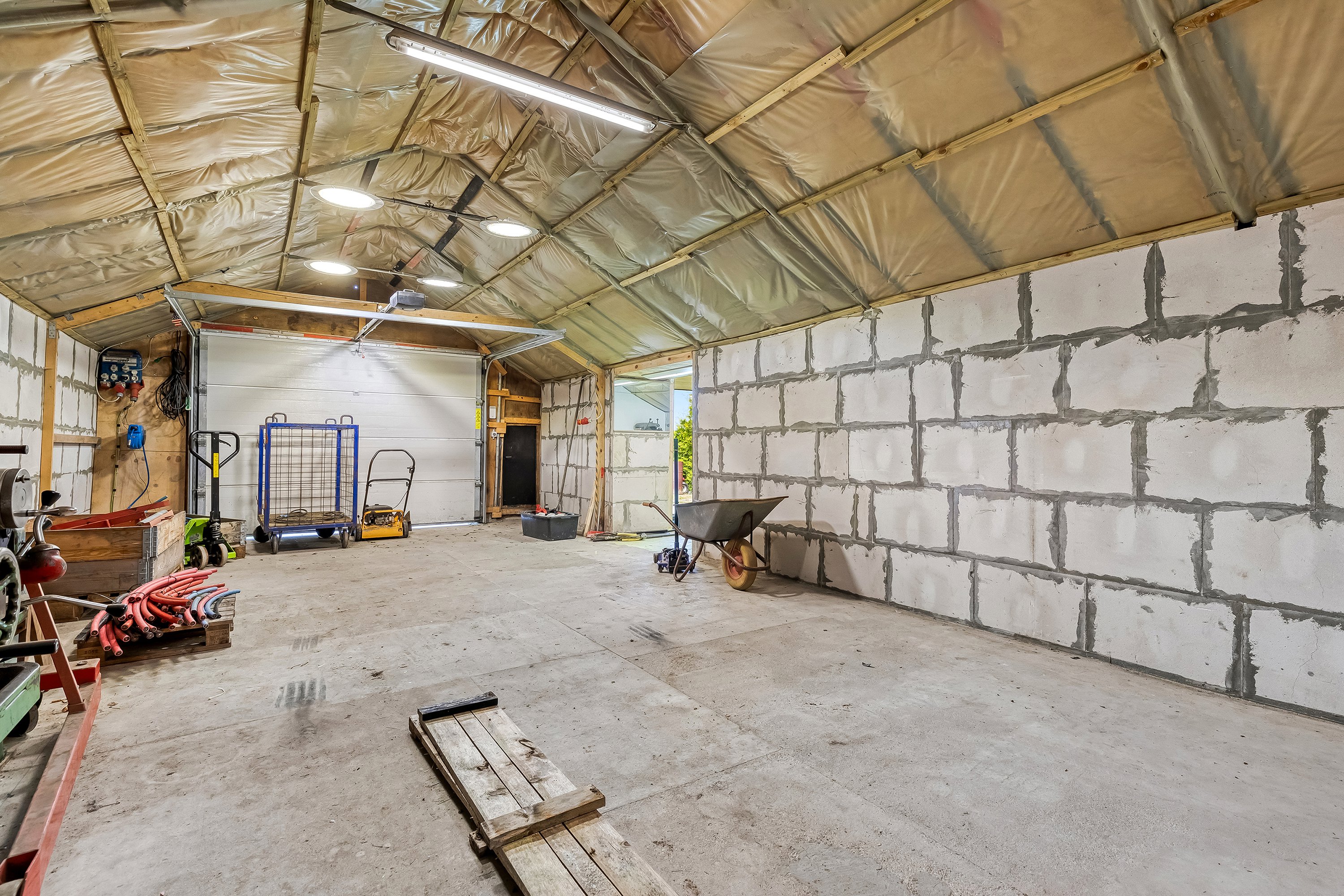 Fremhævet garage billede i fuldskærmstilstand. Billede af Musvitvej 5, 3300 Frederiksværk