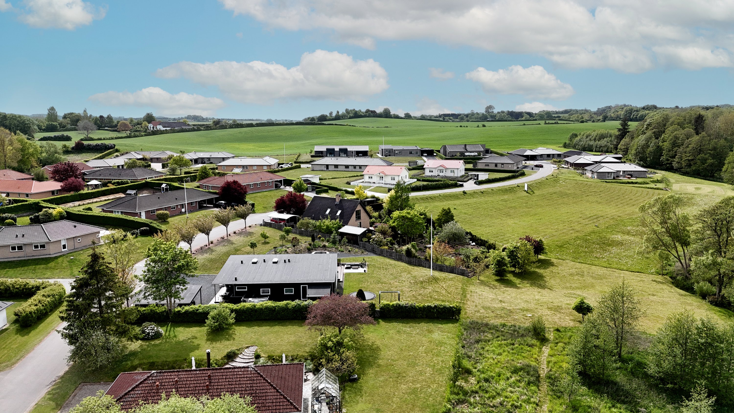 Fremhævet  billede i fuldskærmstilstand. Billede af Møllegårdsvænget 32, Nr Broby, 5672 Broby