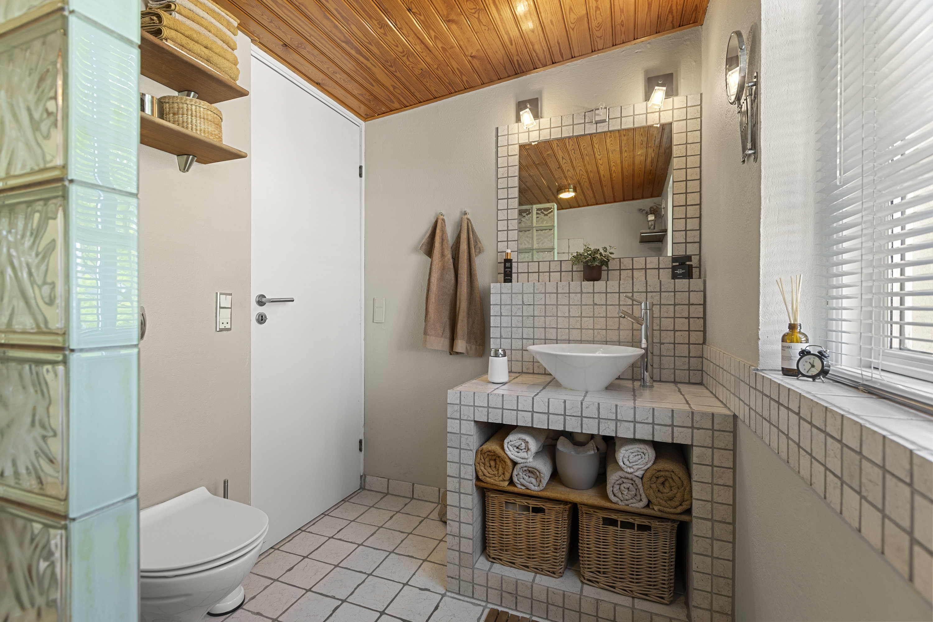 Fremhævet badeværelse billede i fuldskærmstilstand. Billede af Møllebakken 39, 4200 Slagelse