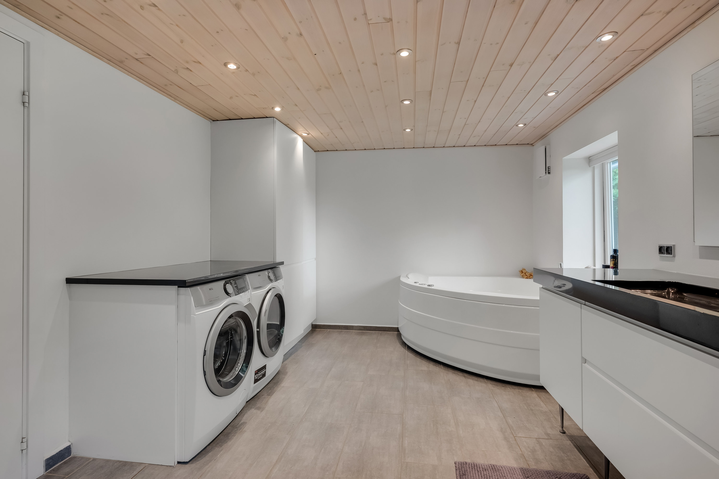 Fremhævet badeværelse billede i fuldskærmstilstand. Billede af Kalsgårdvej 13, Mejrup, 7500 Holstebro