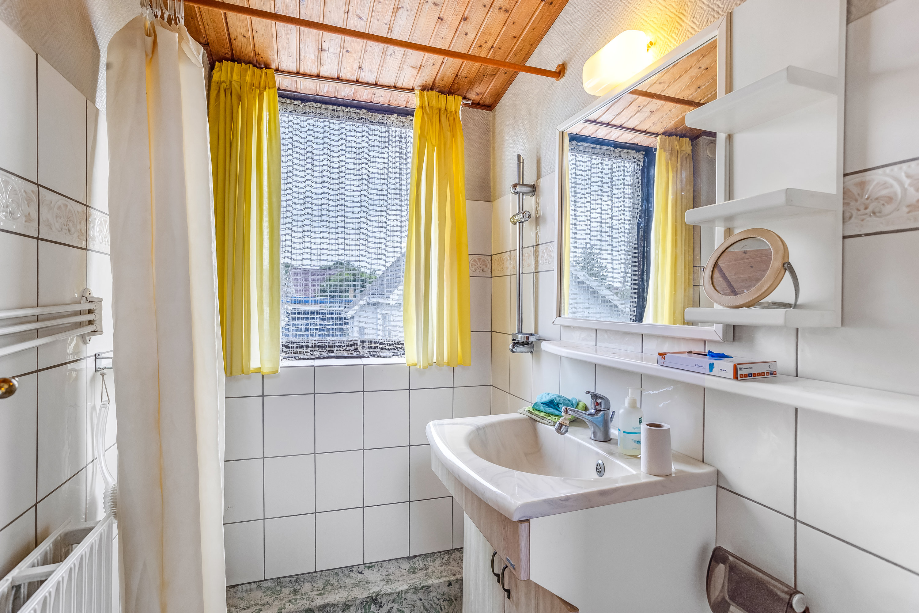 Fremhævet badeværelse billede i fuldskærmstilstand. Billede af Mosevænget 4, 4900 Nakskov