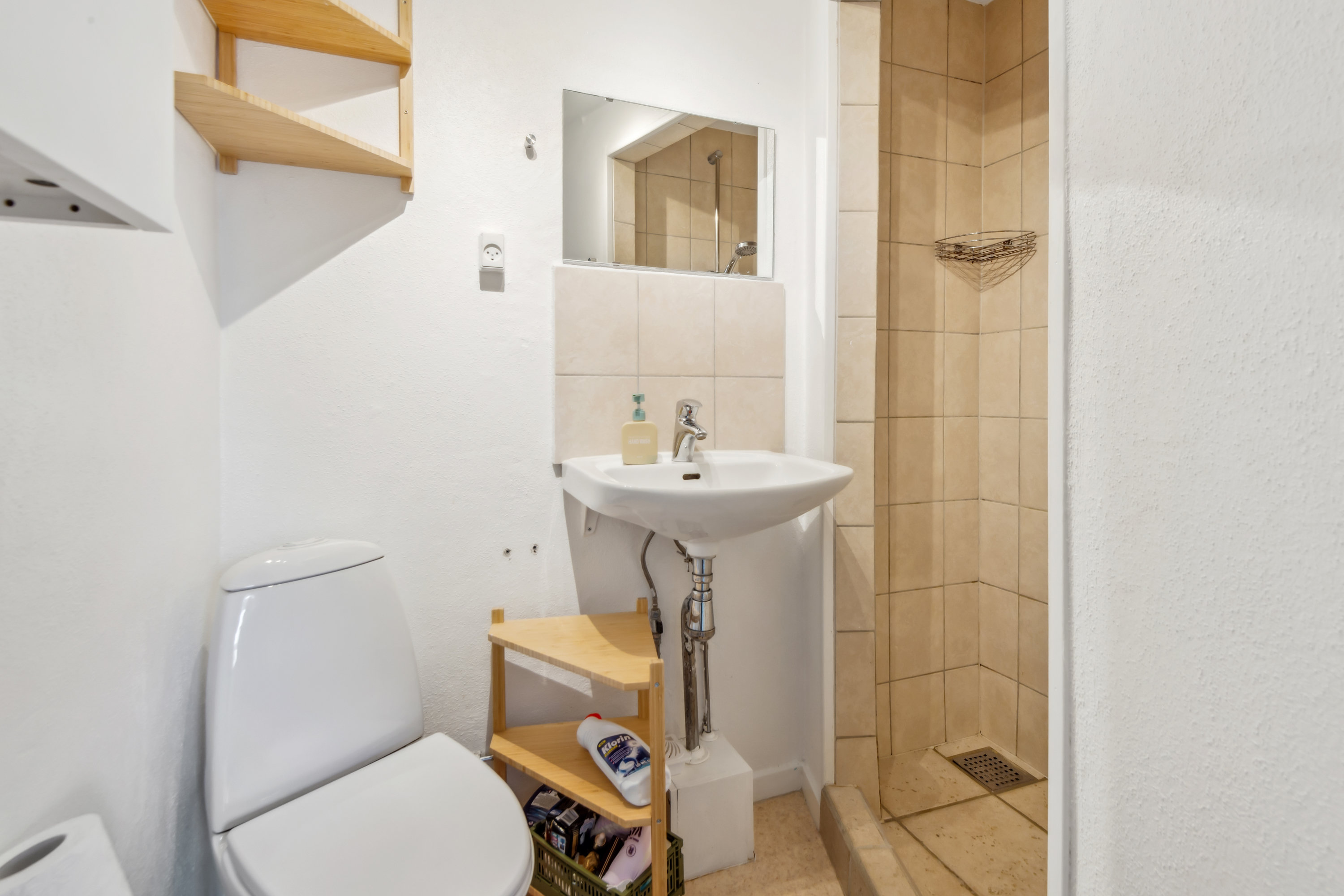 Fremhævet badeværelse billede i fuldskærmstilstand. Billede af Sønder Alle 68, 9000 Aalborg