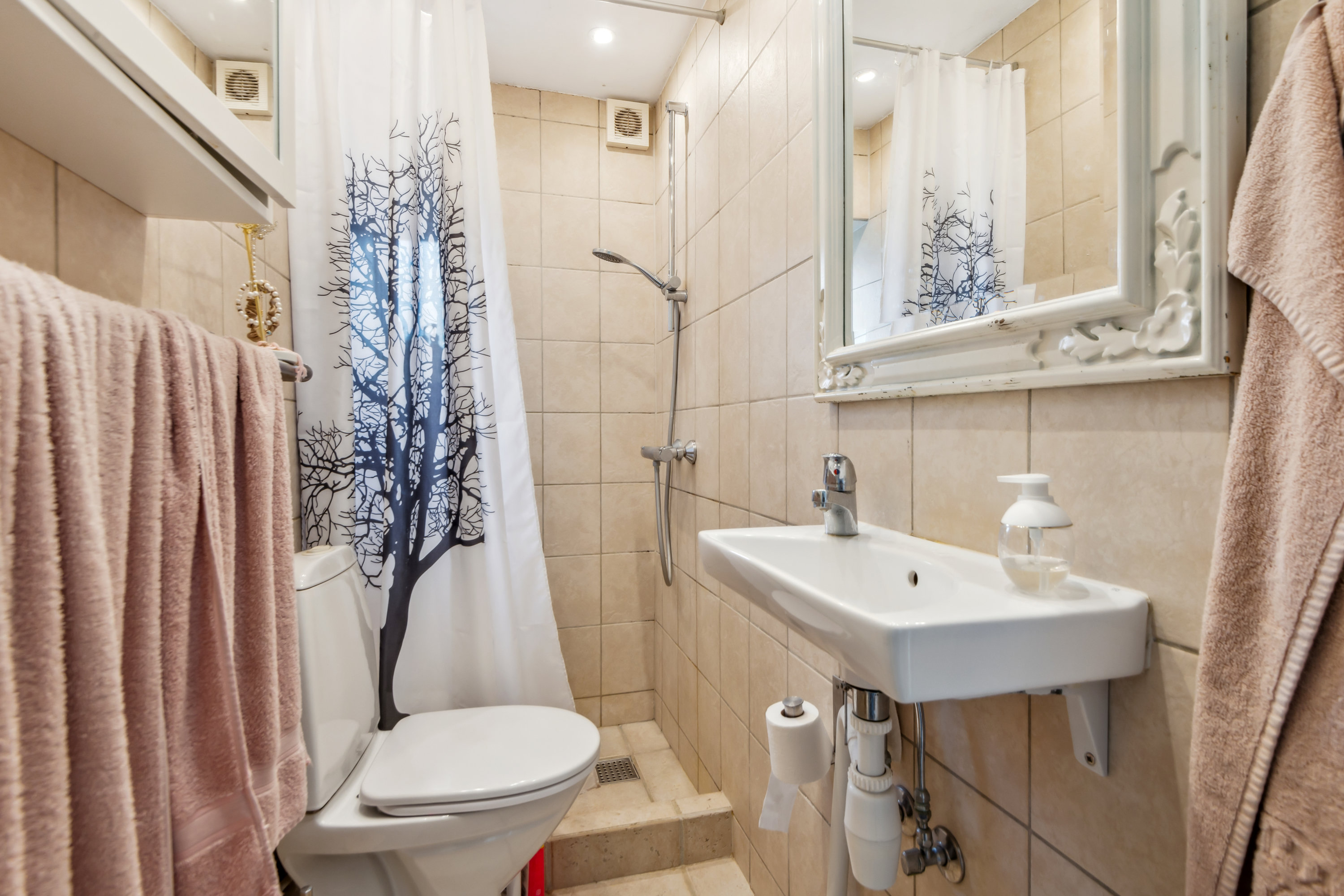 Fremhævet badeværelse billede i fuldskærmstilstand. Billede af Sønder Alle 68, 9000 Aalborg