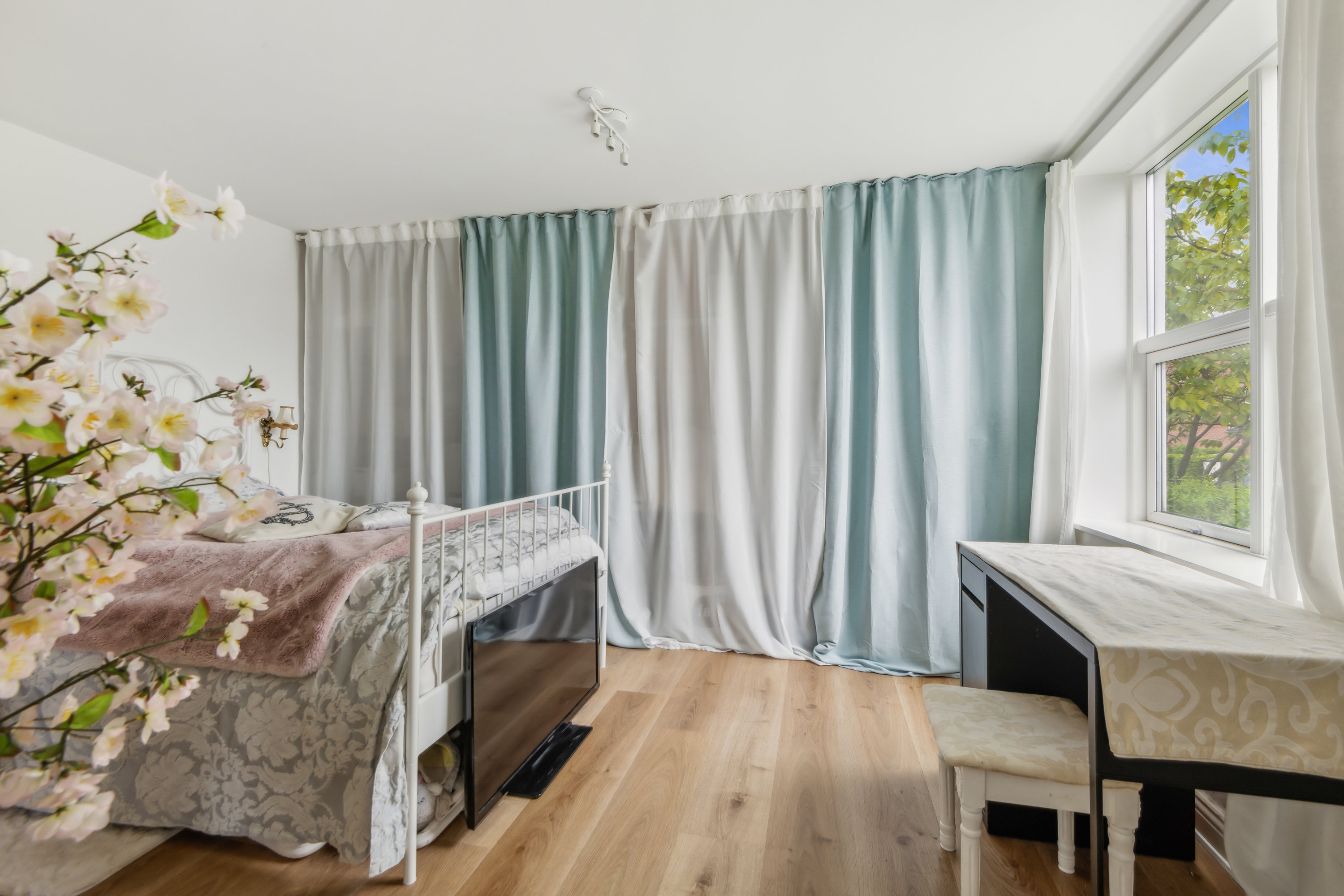 Fremhævet stue billede i fuldskærmstilstand. Billede af Sønder Alle 68, 9000 Aalborg