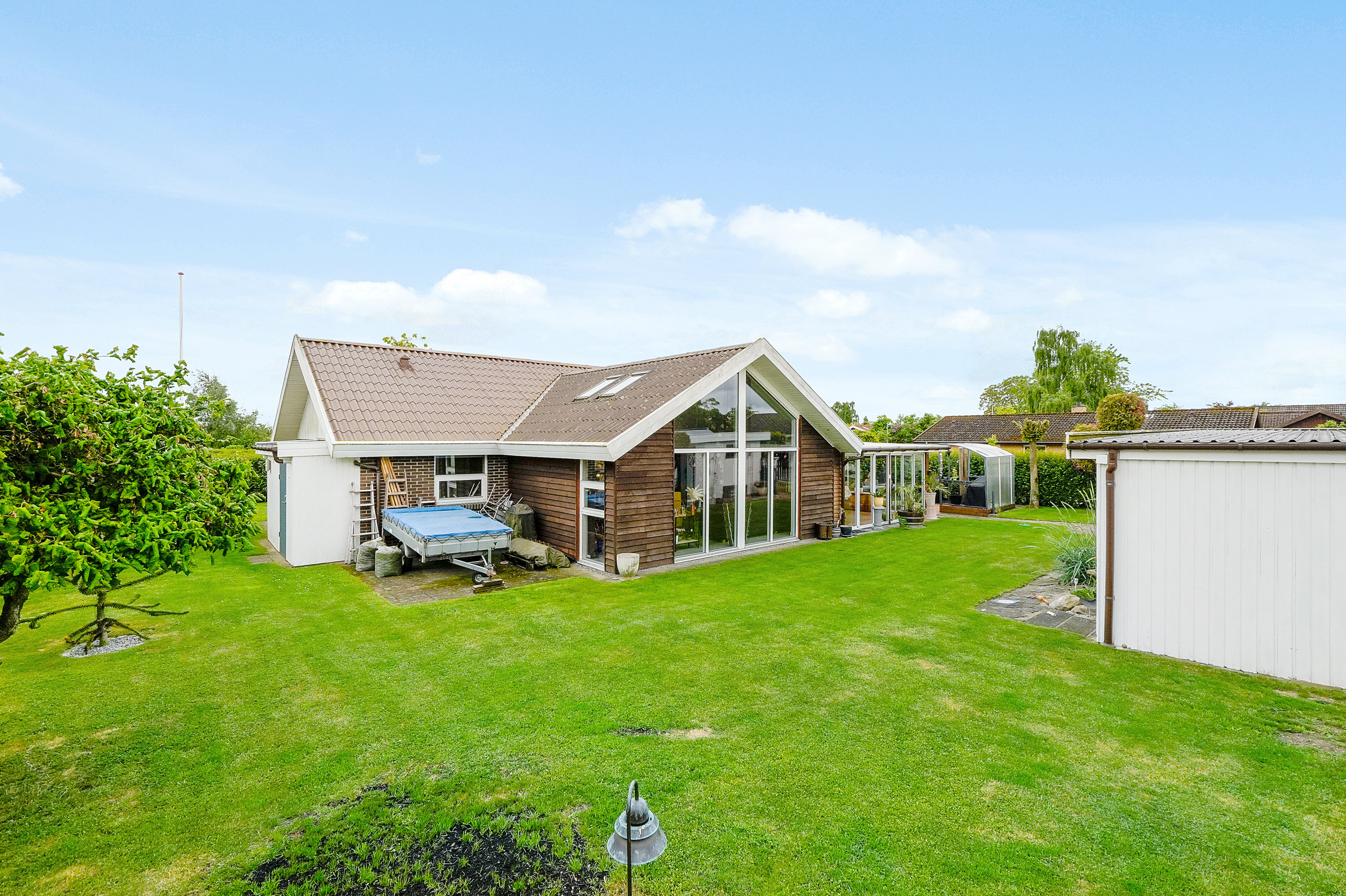 Fremhævet andet billede i fuldskærmstilstand. Billede af Erantishaven 41, Smørumnedre, 2765 Smørum