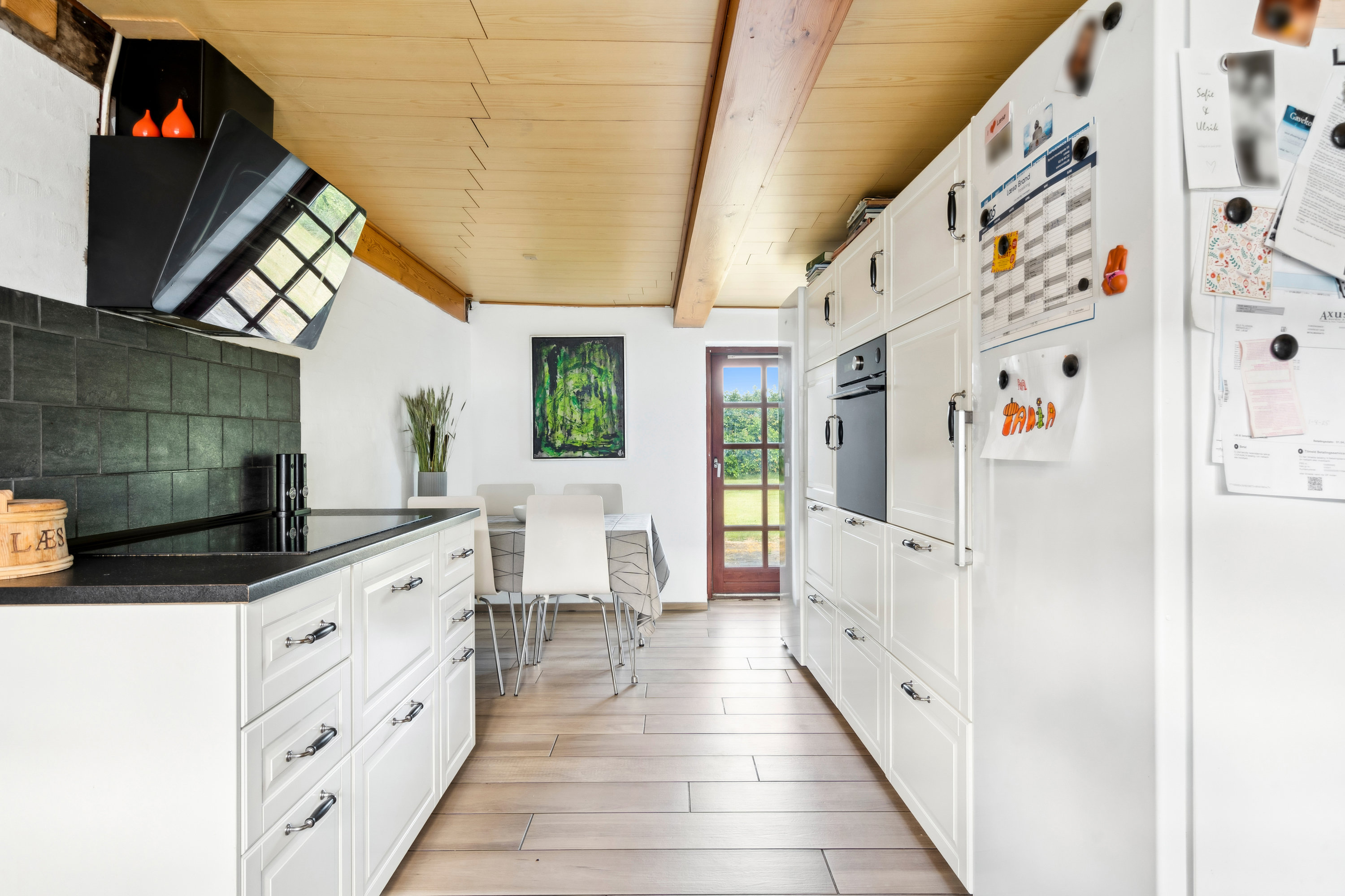 Fremhævet køkken billede i fuldskærmstilstand. Billede af Tørkerivej 7, Byrum, 9940 Læsø