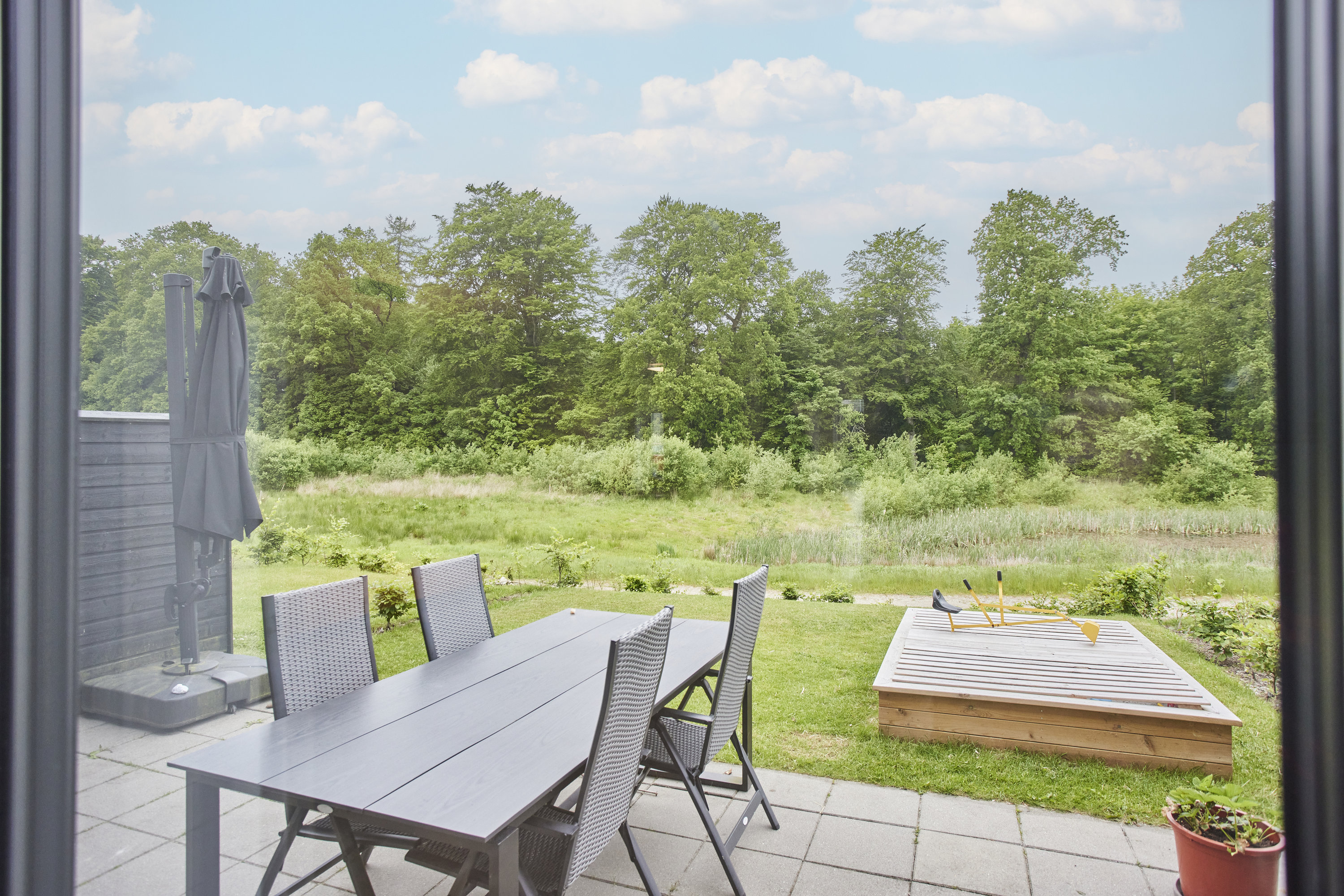 Fremhævet terrasse billede i fuldskærmstilstand. Billede af Fruering Skovmark 61, 8660 Skanderborg