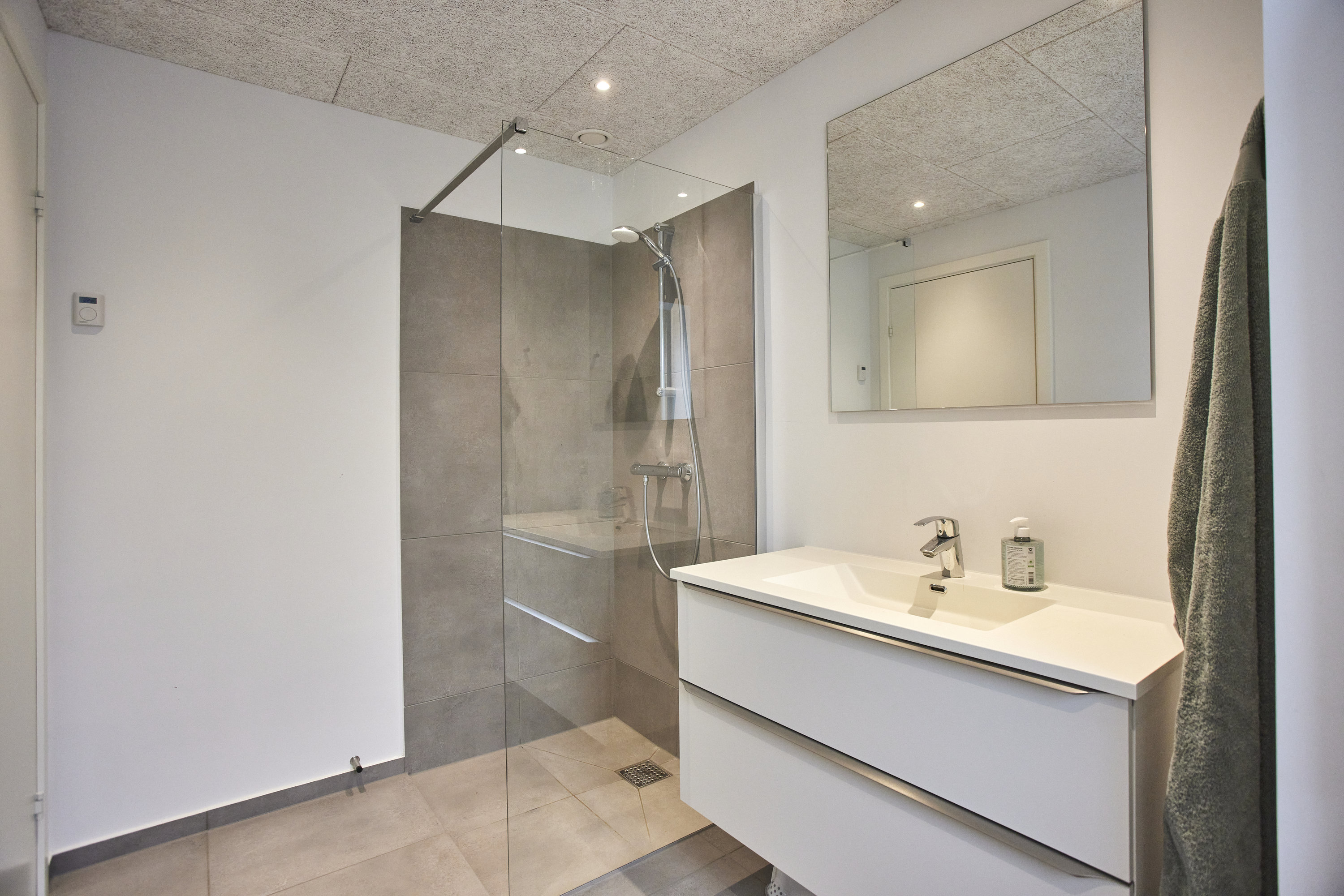 Fremhævet badeværelse billede i fuldskærmstilstand. Billede af Fruering Skovmark 61, 8660 Skanderborg