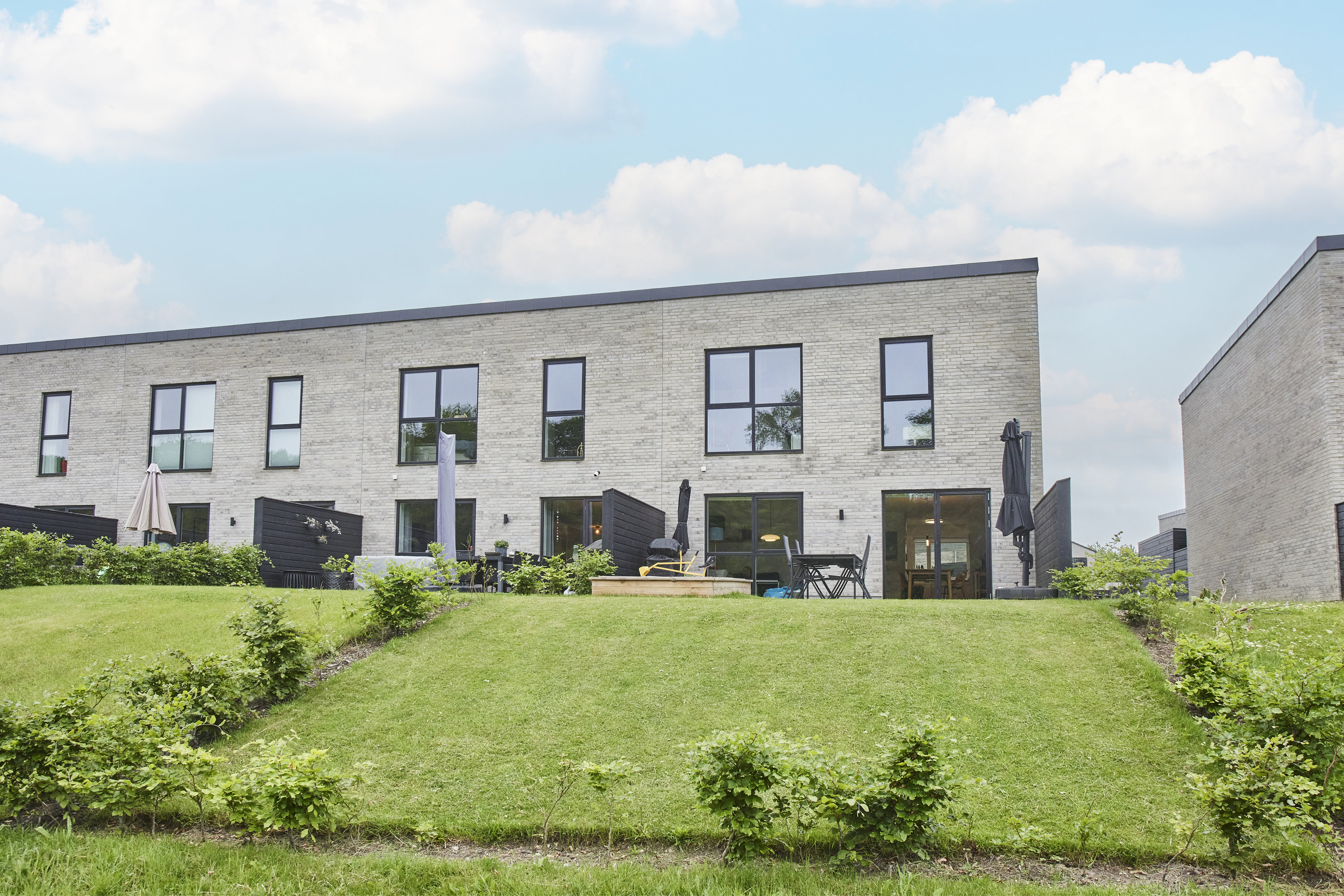 Fremhævet terrasse billede i fuldskærmstilstand. Billede af Fruering Skovmark 61, 8660 Skanderborg