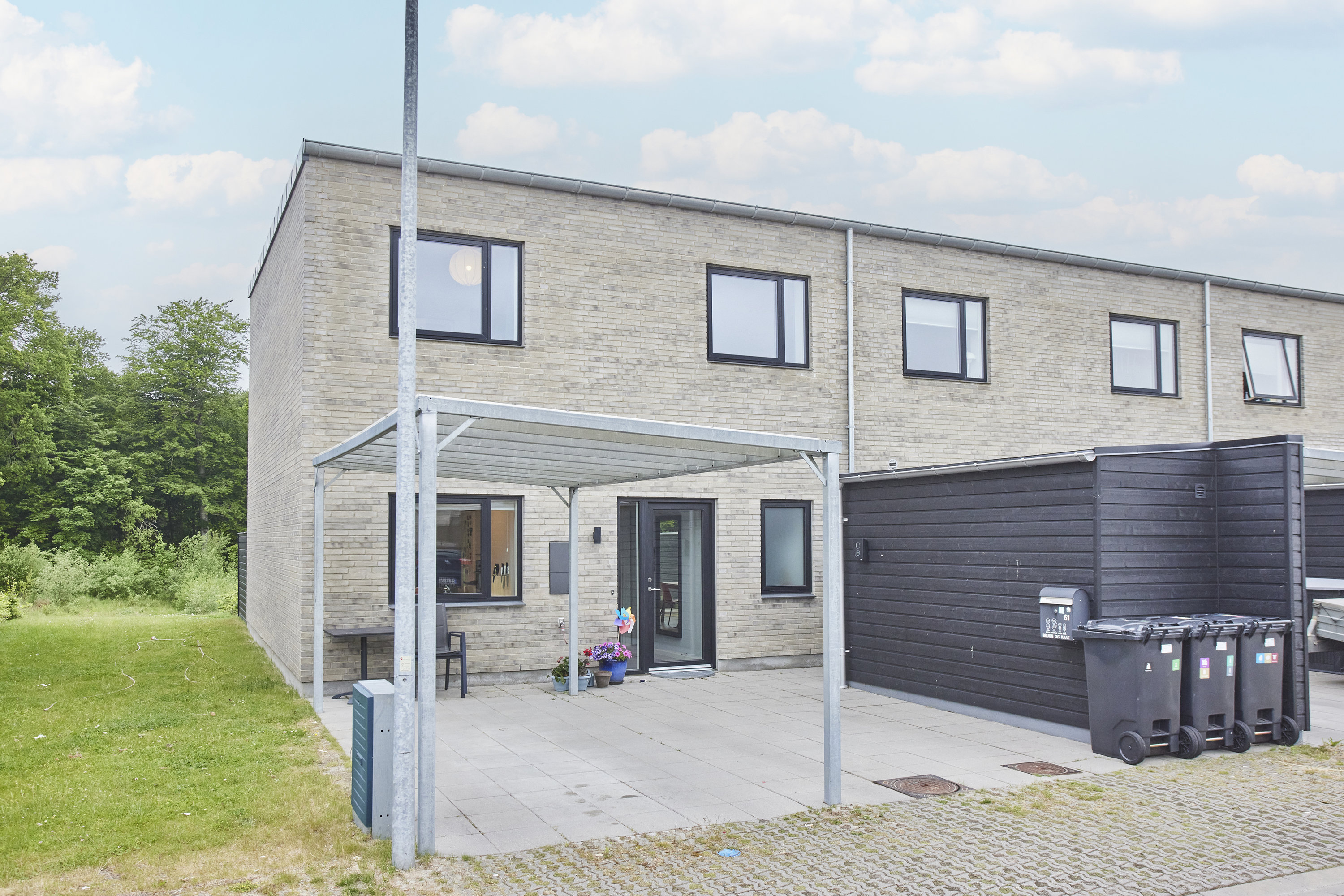 Fremhævet terrasse billede i fuldskærmstilstand. Billede af Fruering Skovmark 61, 8660 Skanderborg