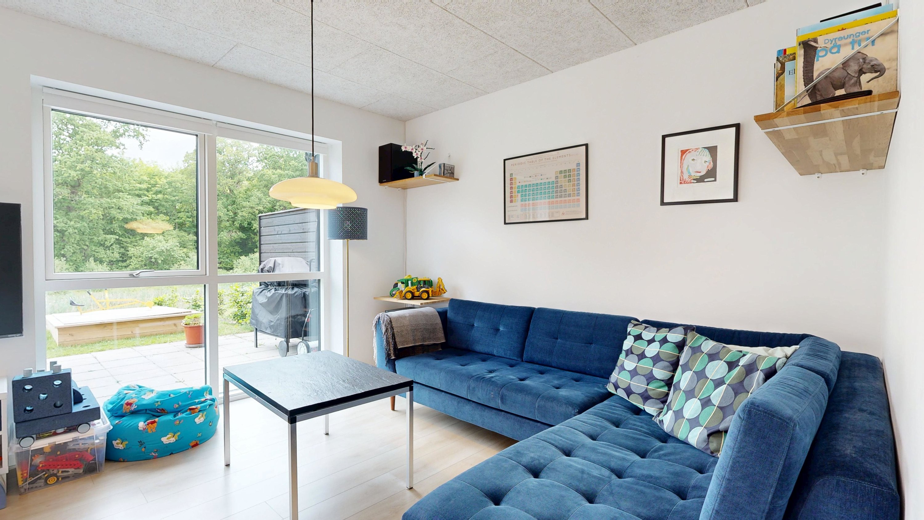 Fremhævet stue billede i fuldskærmstilstand. Billede af Fruering Skovmark 61, 8660 Skanderborg