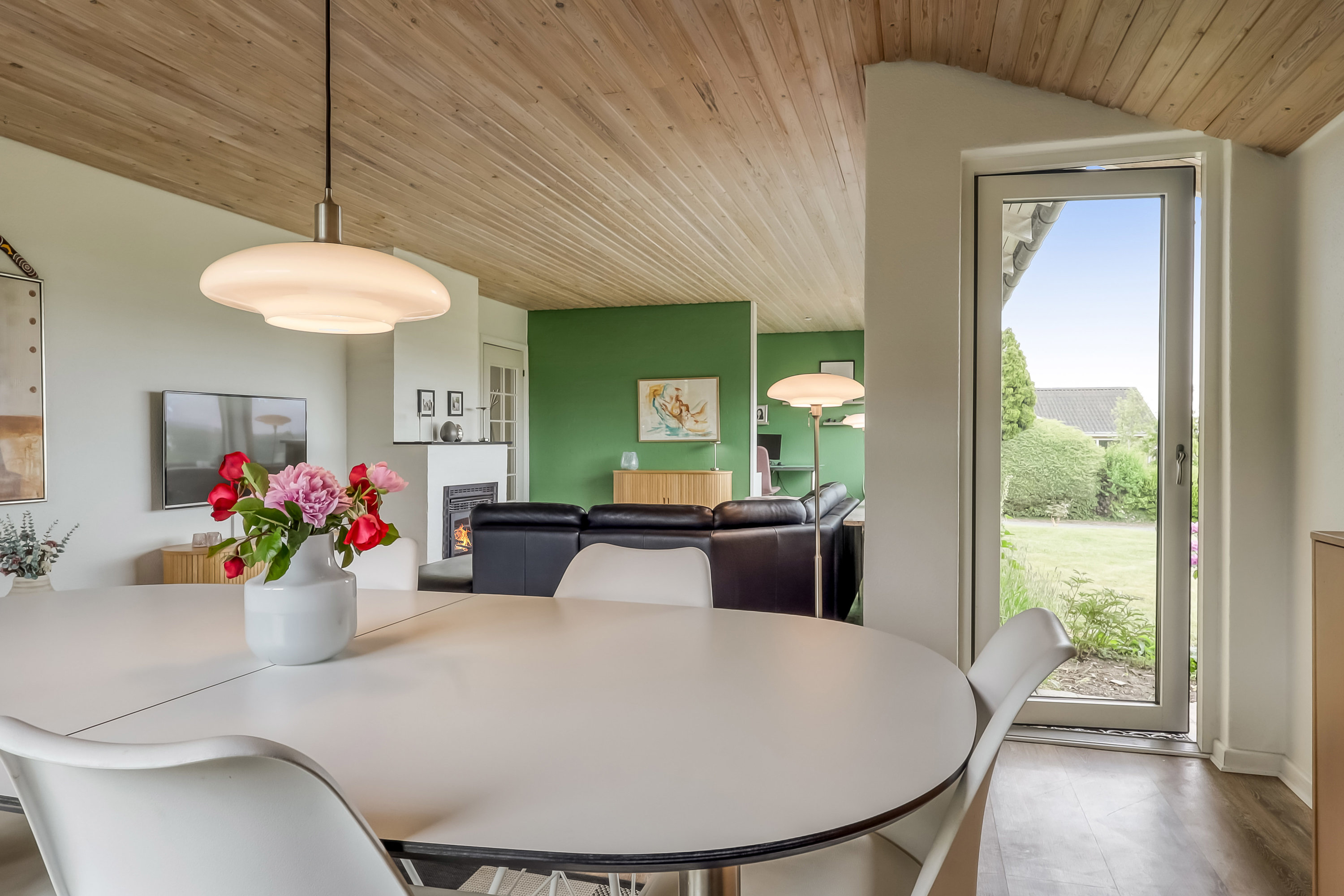 Fremhævet stue billede i fuldskærmstilstand. Billede af Vievej 5, Tåsinge, 5700 Svendborg